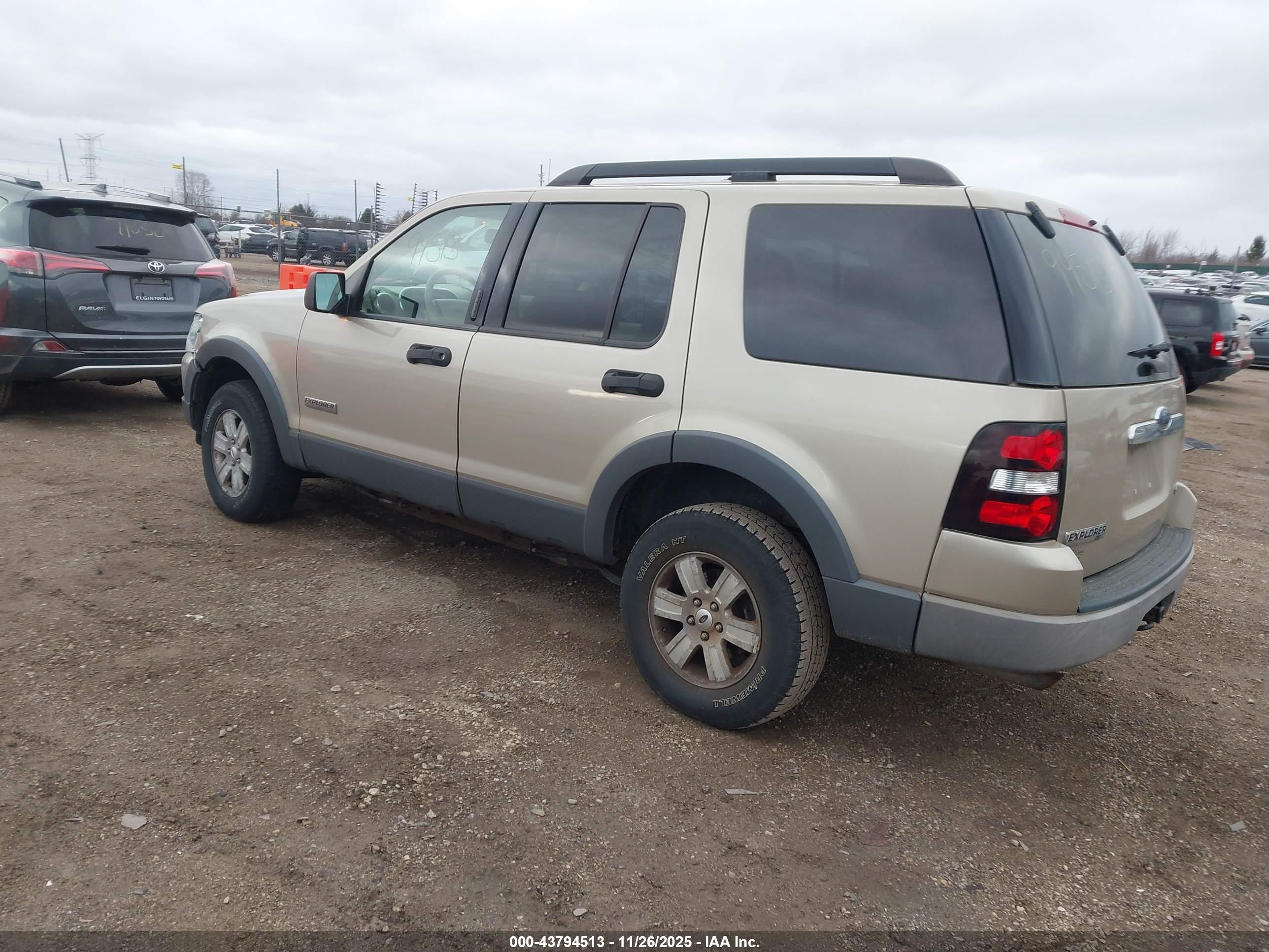 FORD EXPLORER image 3
