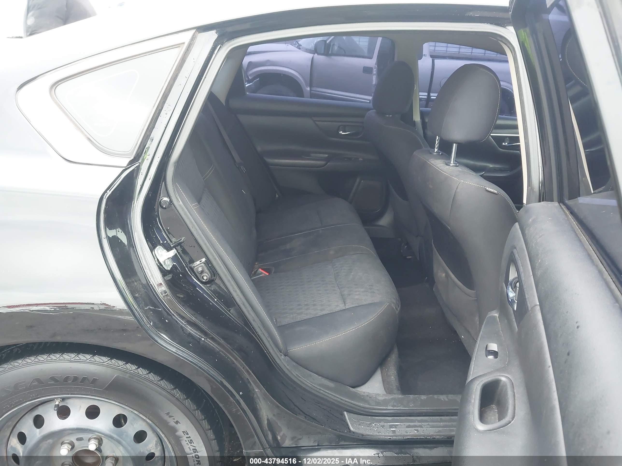 NISSAN ALTIMA image 8