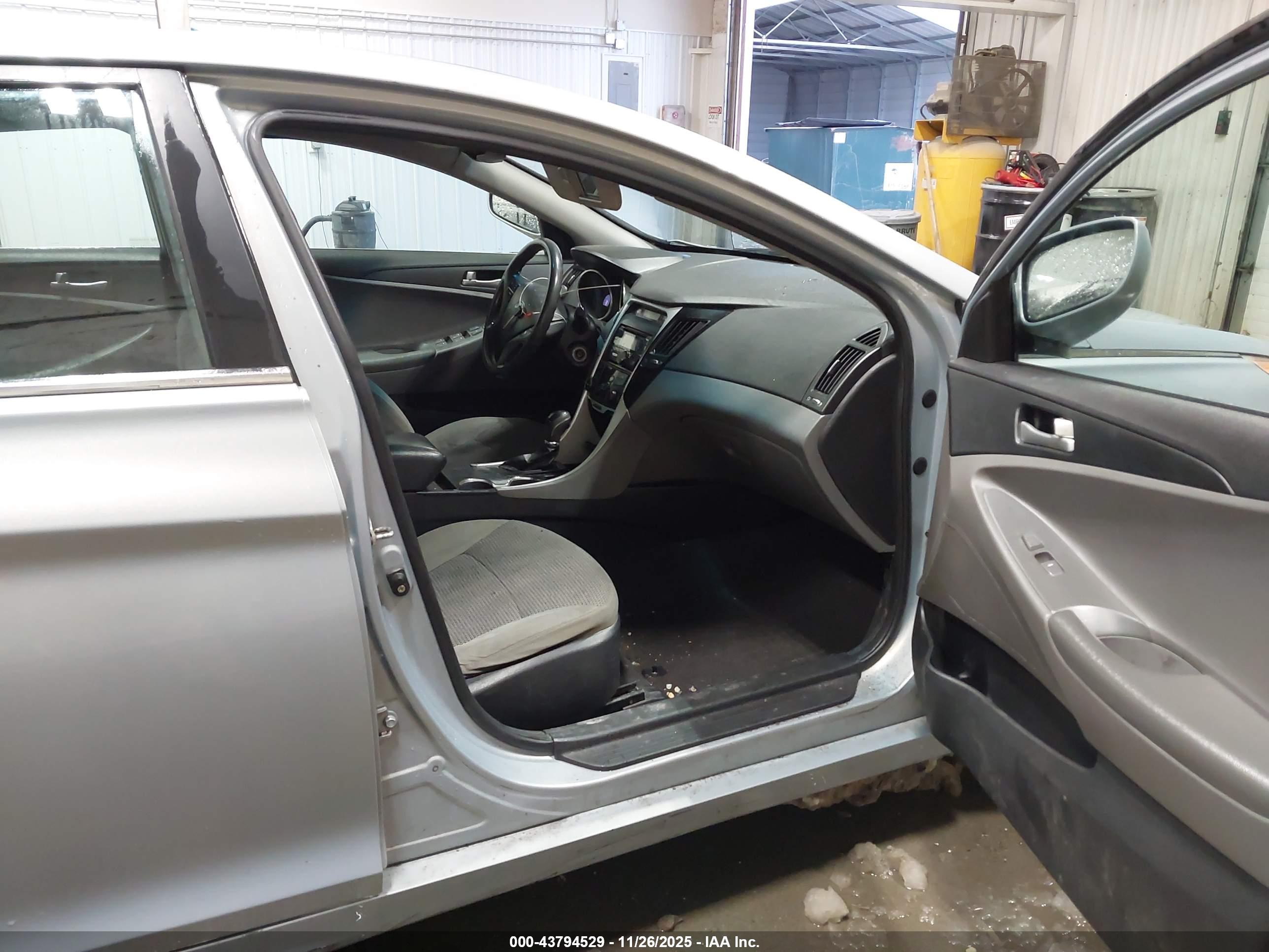 HYUNDAI SONATA image 5