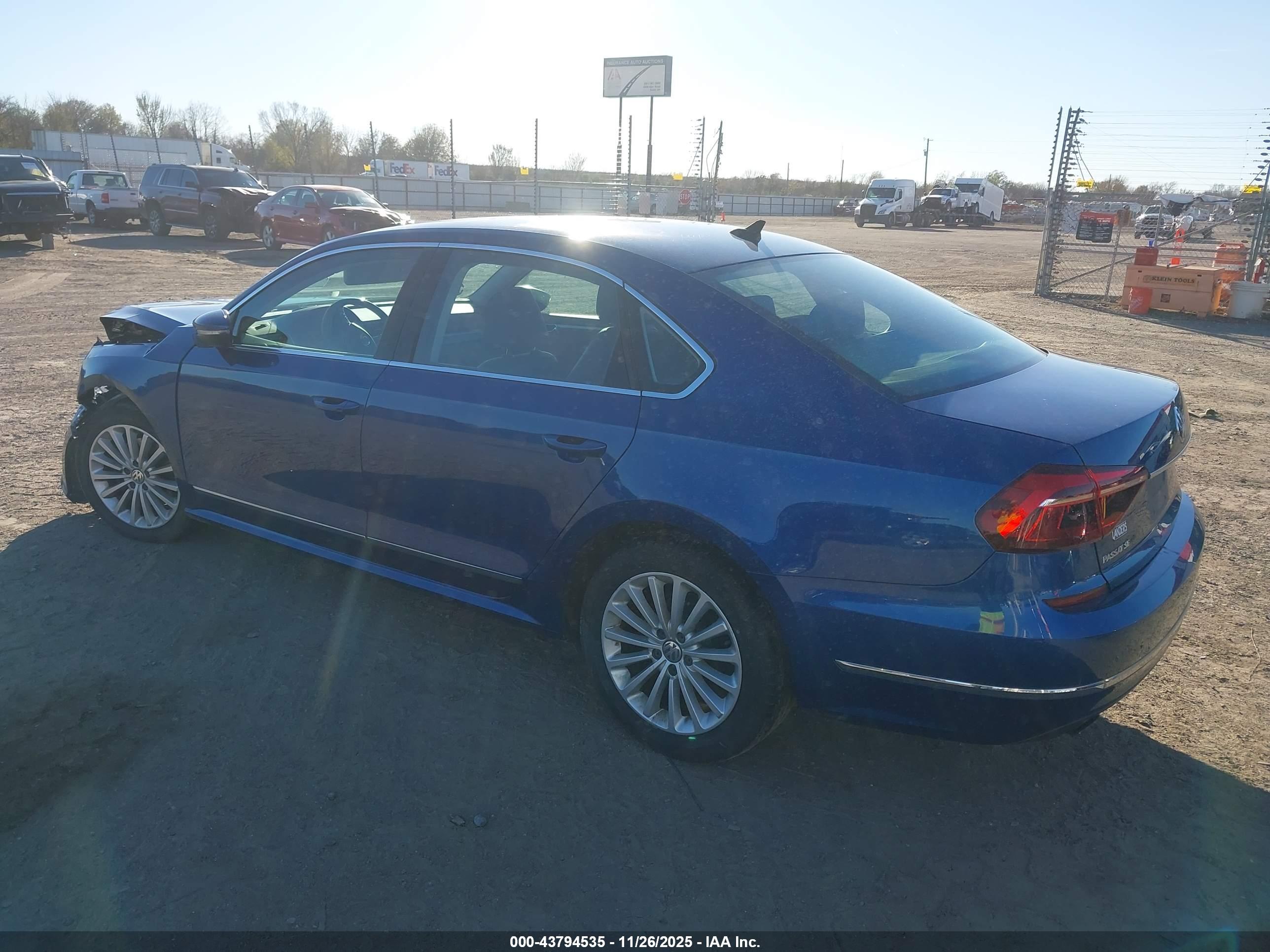 VOLKSWAGEN PASSAT image 3