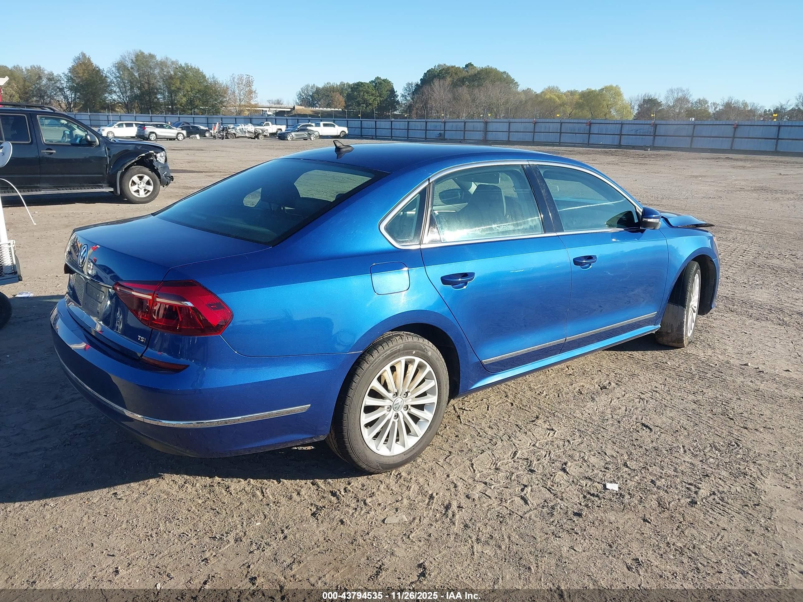 VOLKSWAGEN PASSAT image 4