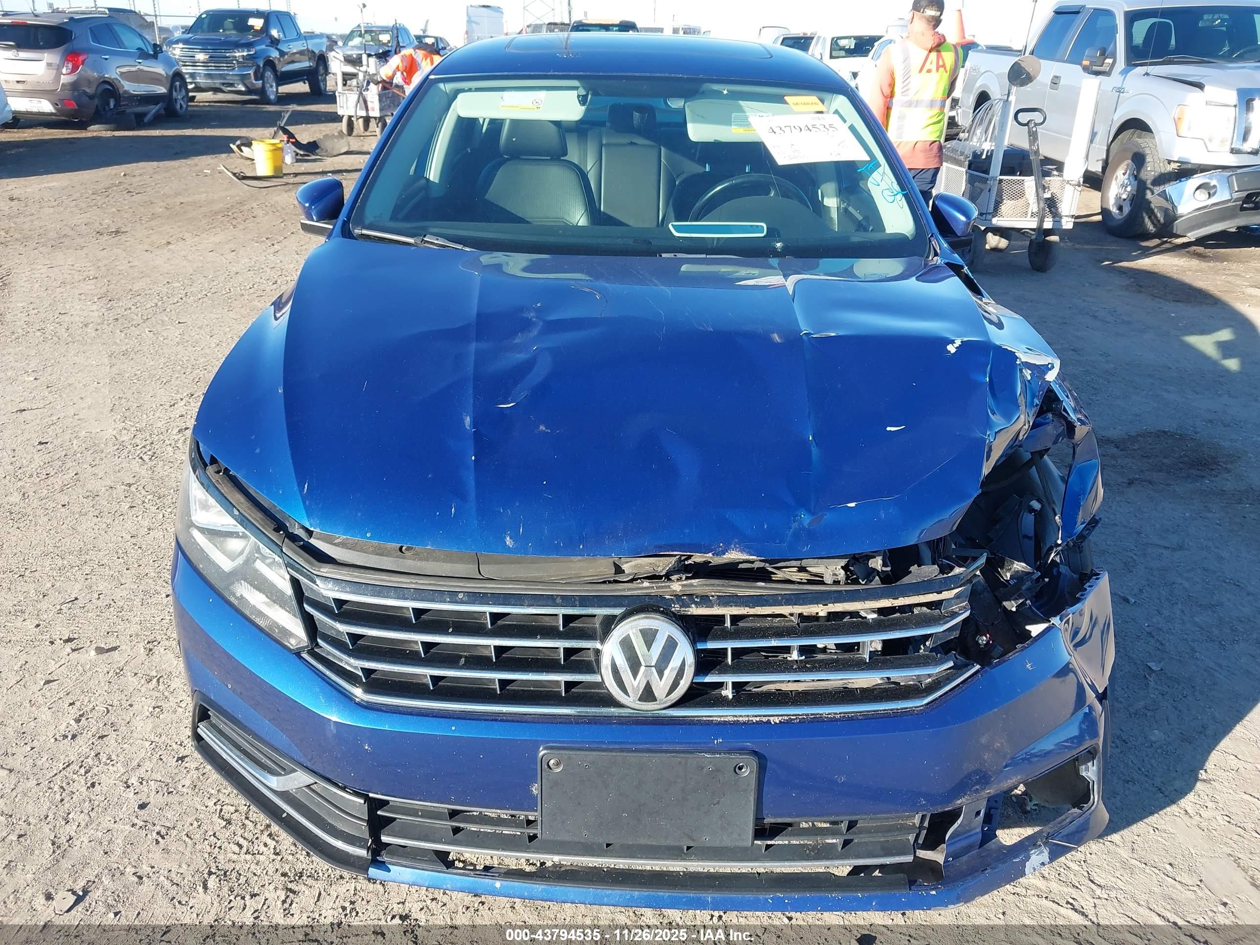 VOLKSWAGEN PASSAT image 6