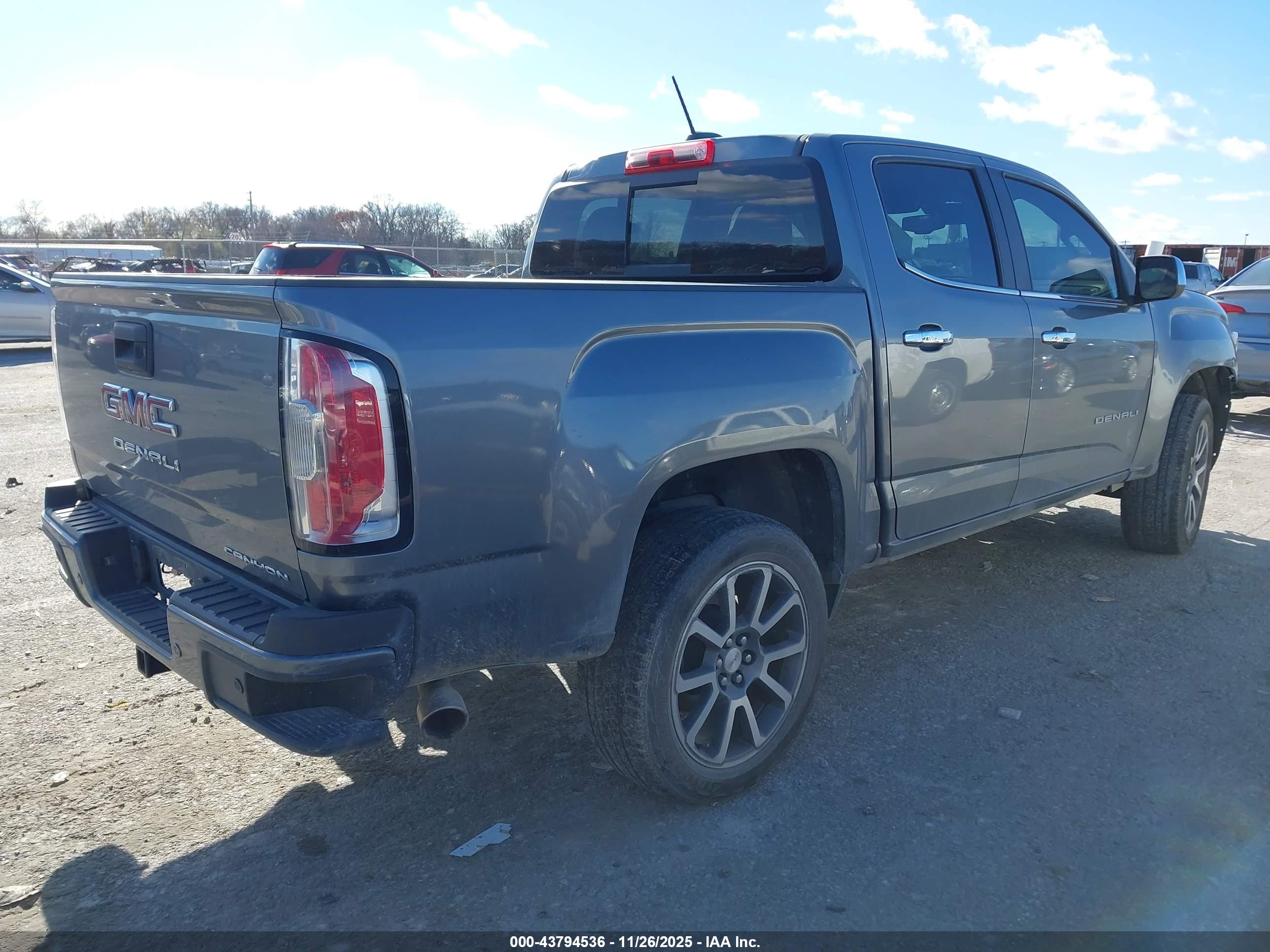 GMC CANYON image 4