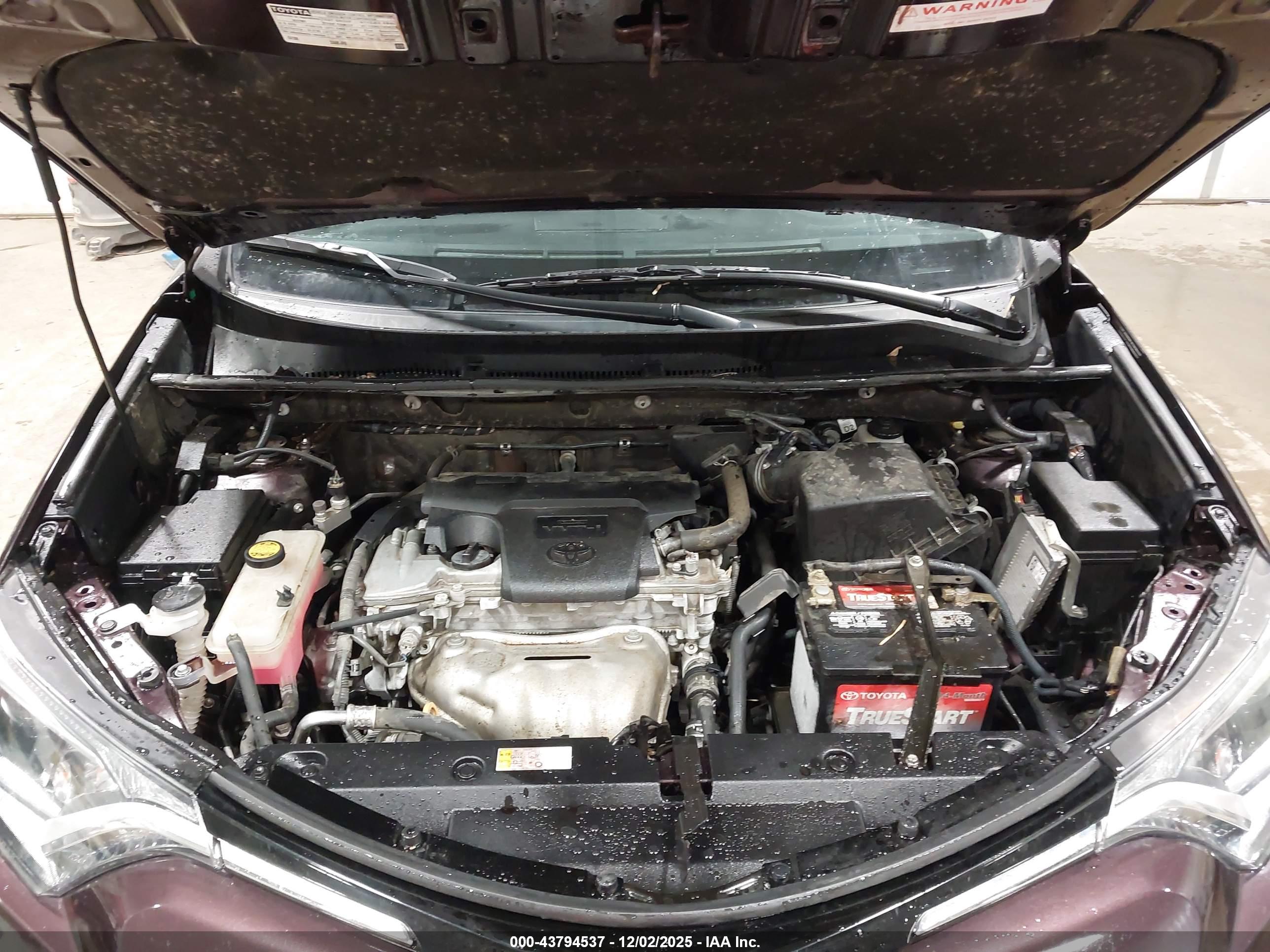TOYOTA RAV4 image 10