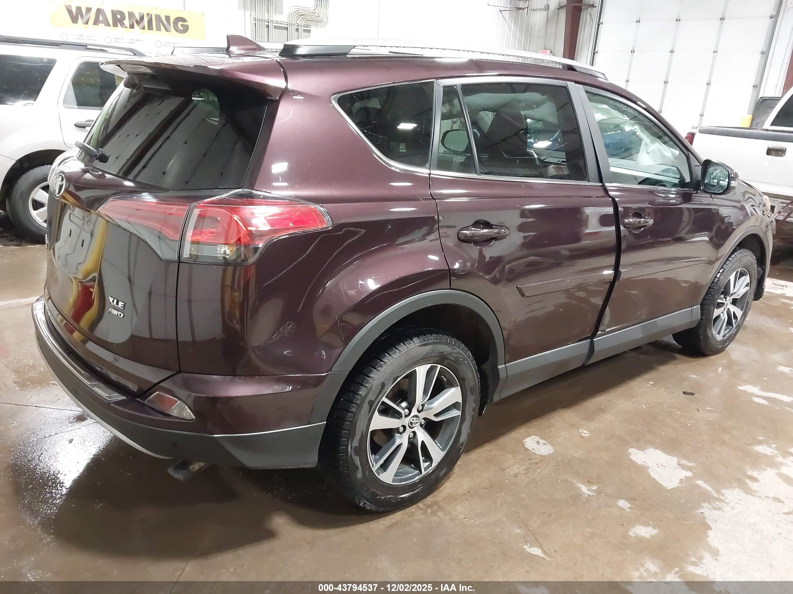 TOYOTA RAV4 image 4