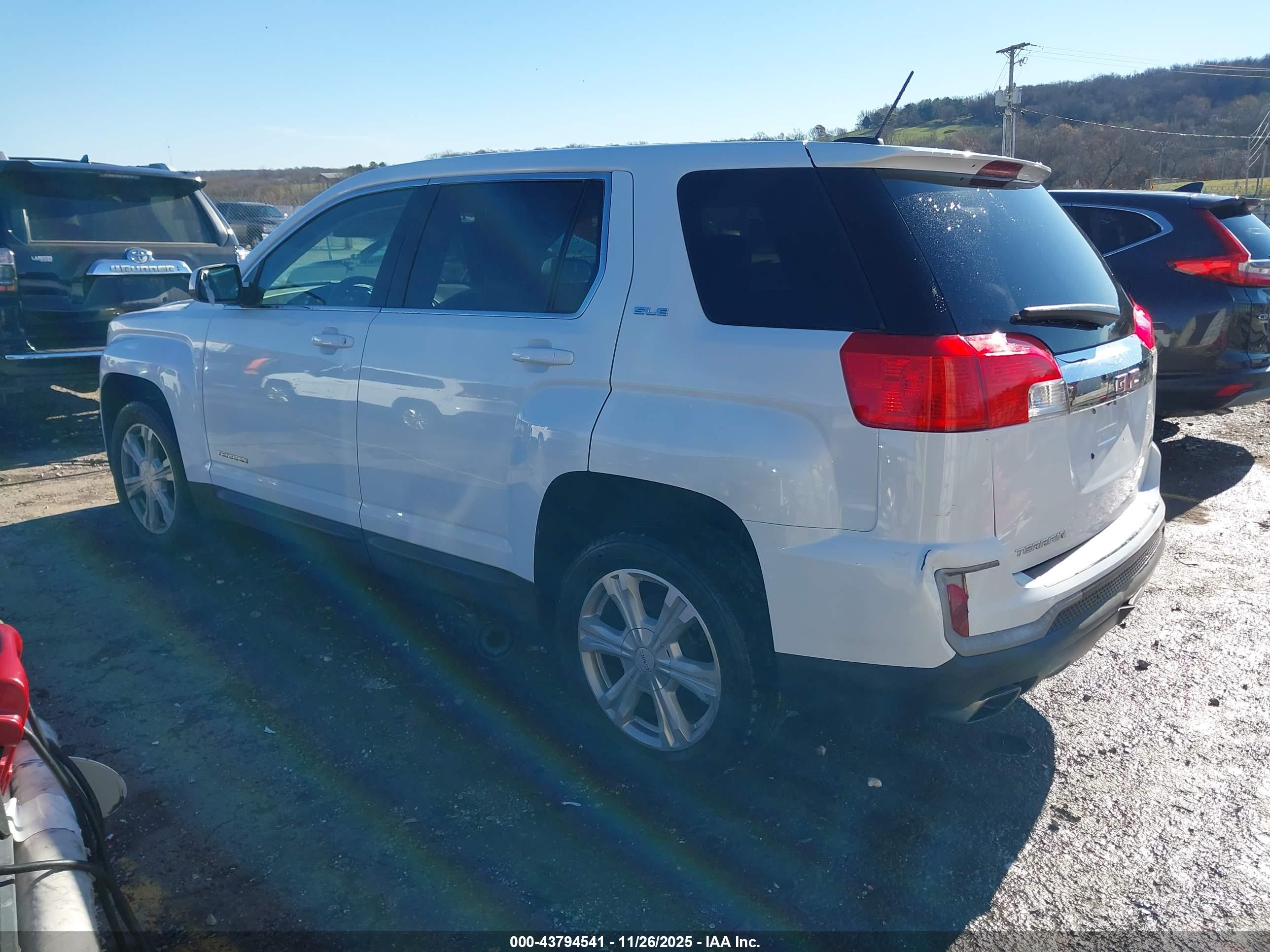 GMC TERRAIN image 3