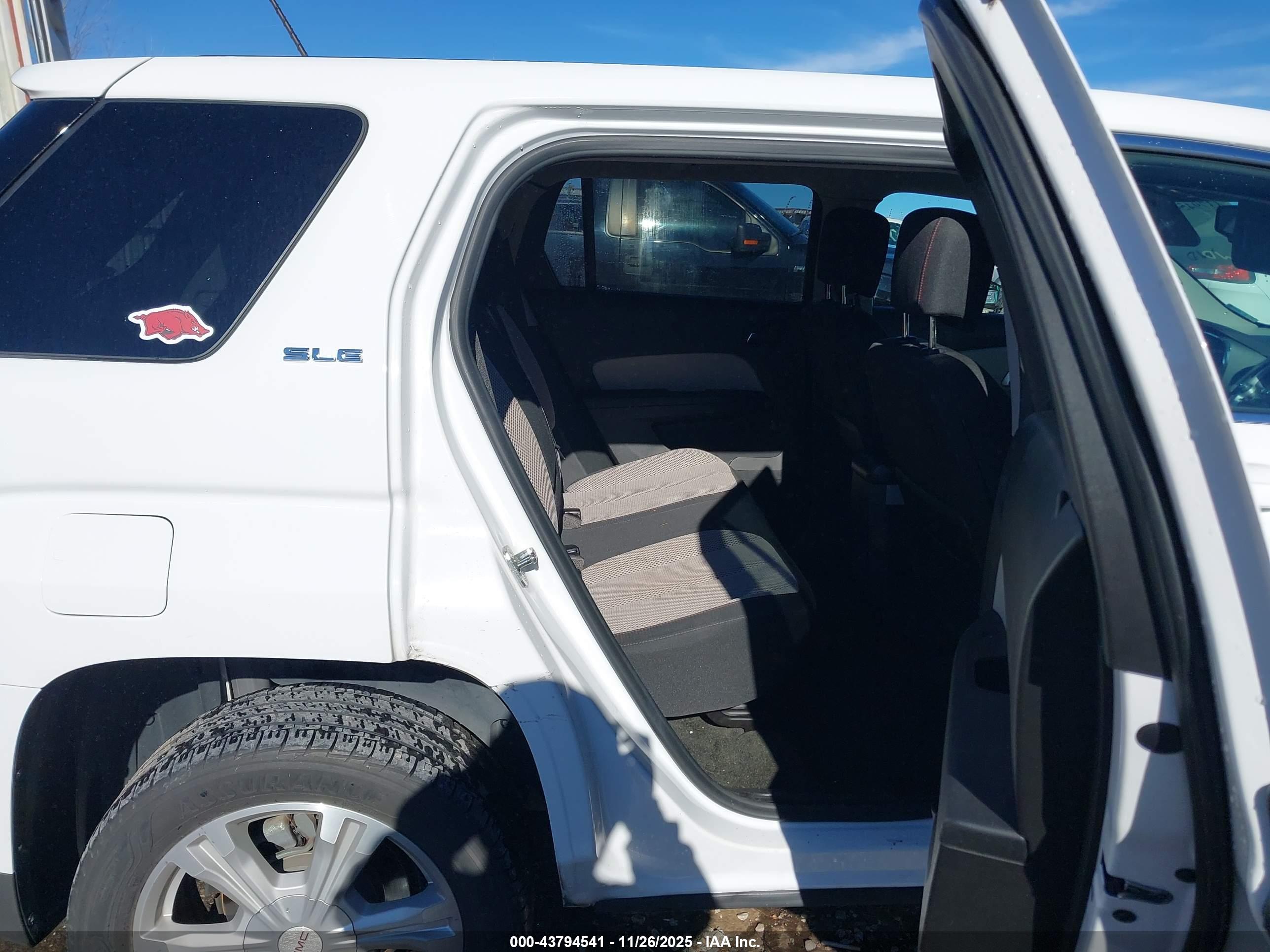 GMC TERRAIN image 8