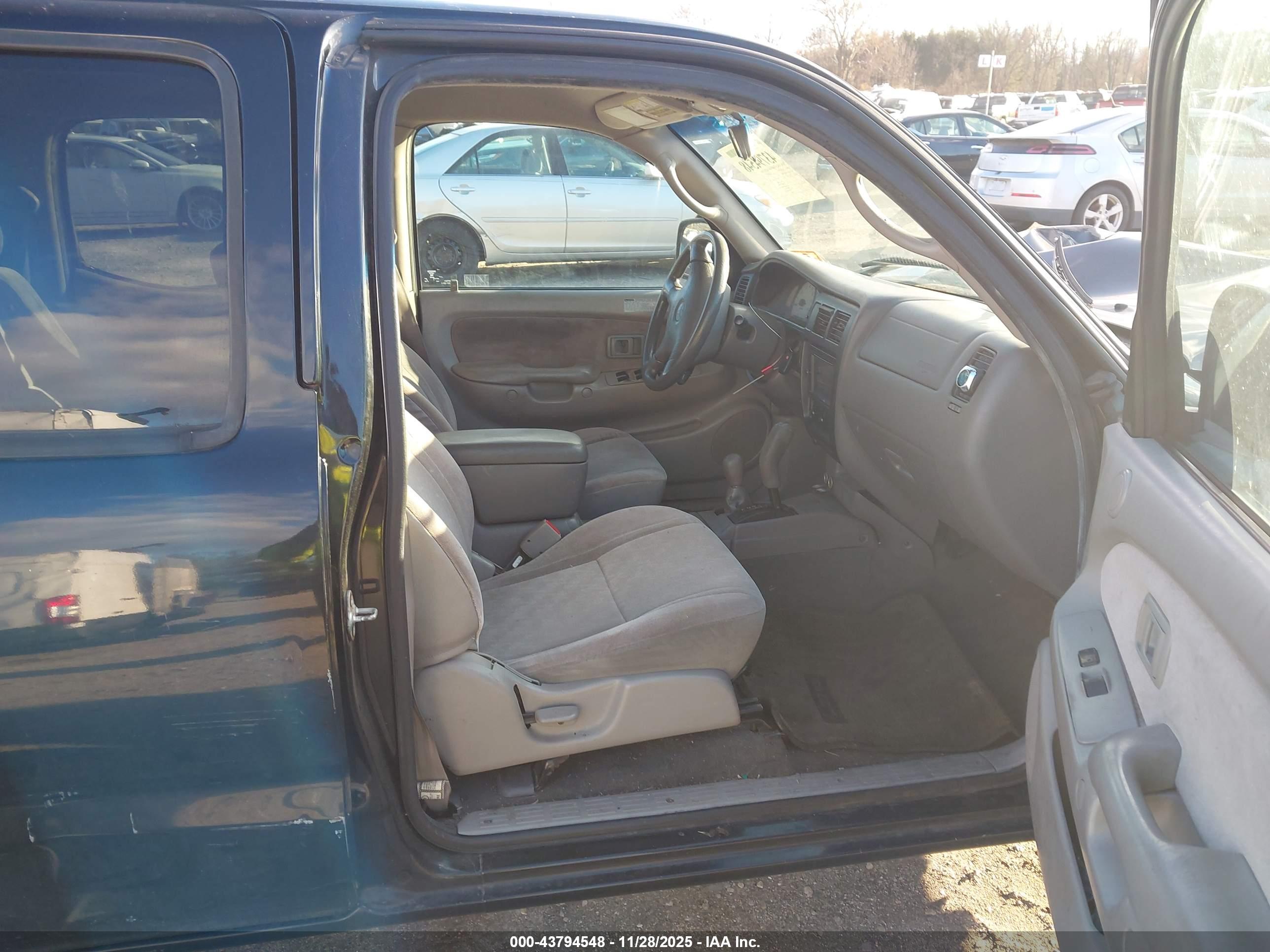 TOYOTA TACOMA image 5