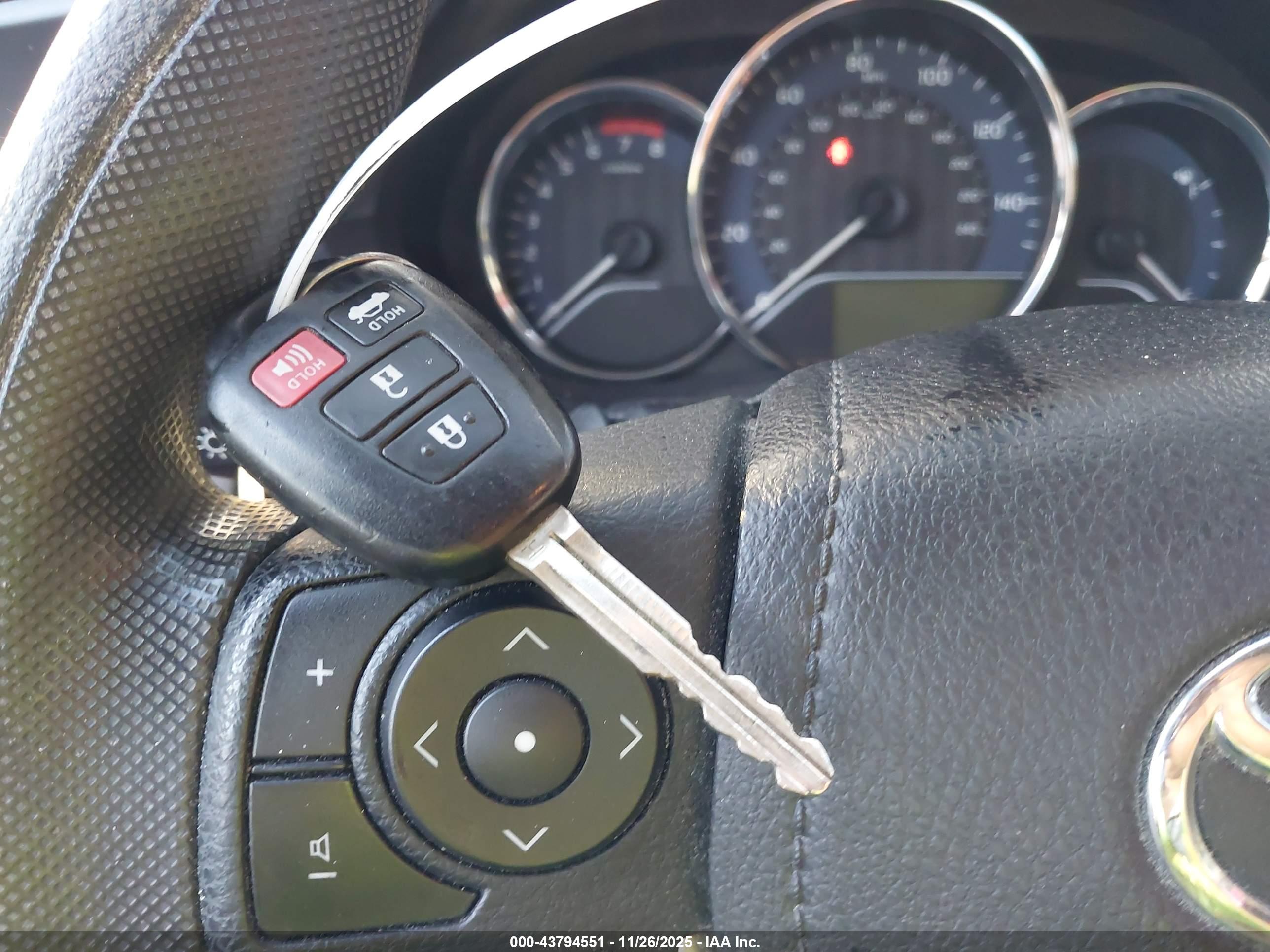 TOYOTA COROLLA image 11