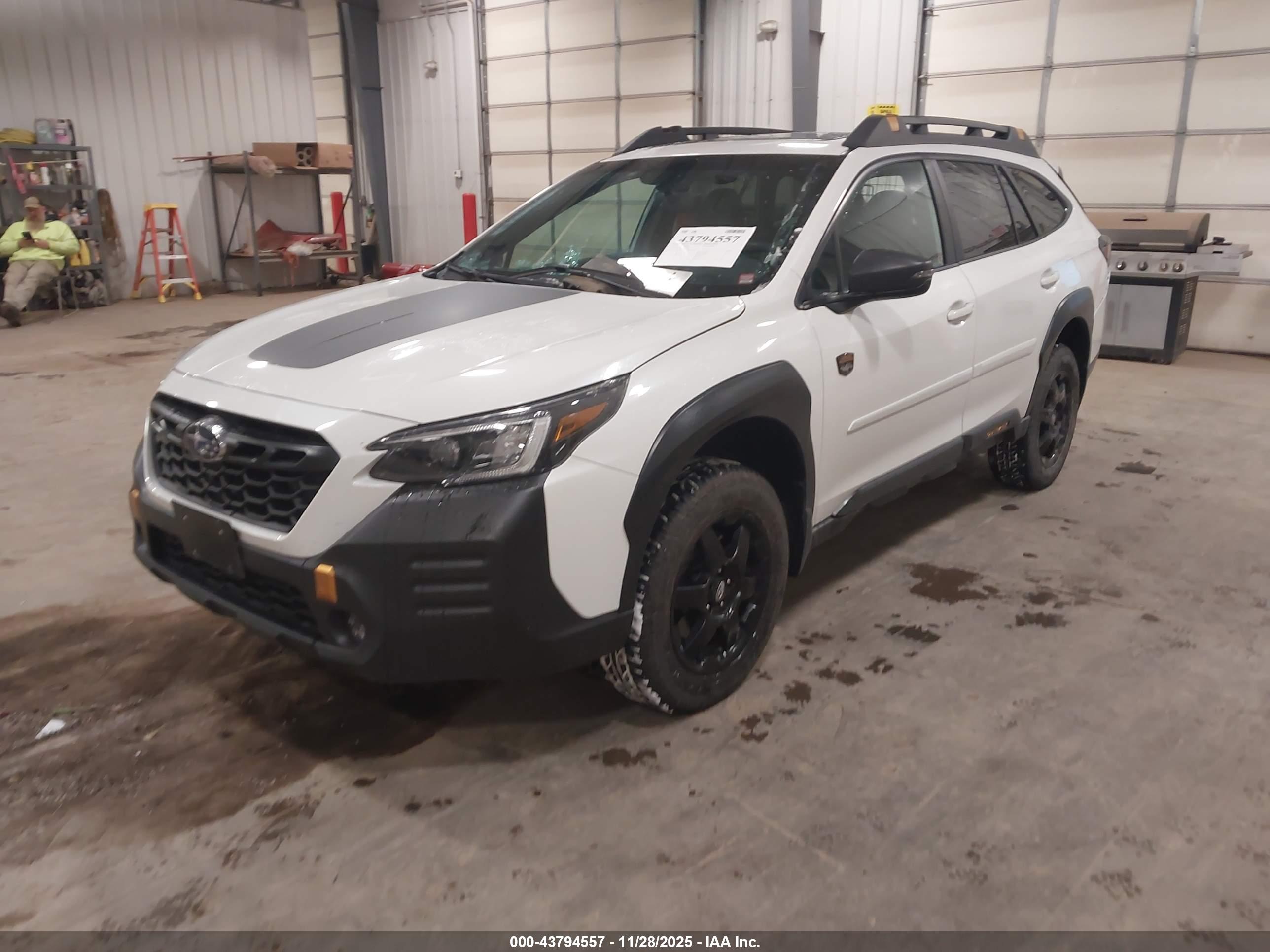 SUBARU OUTBACK image 2