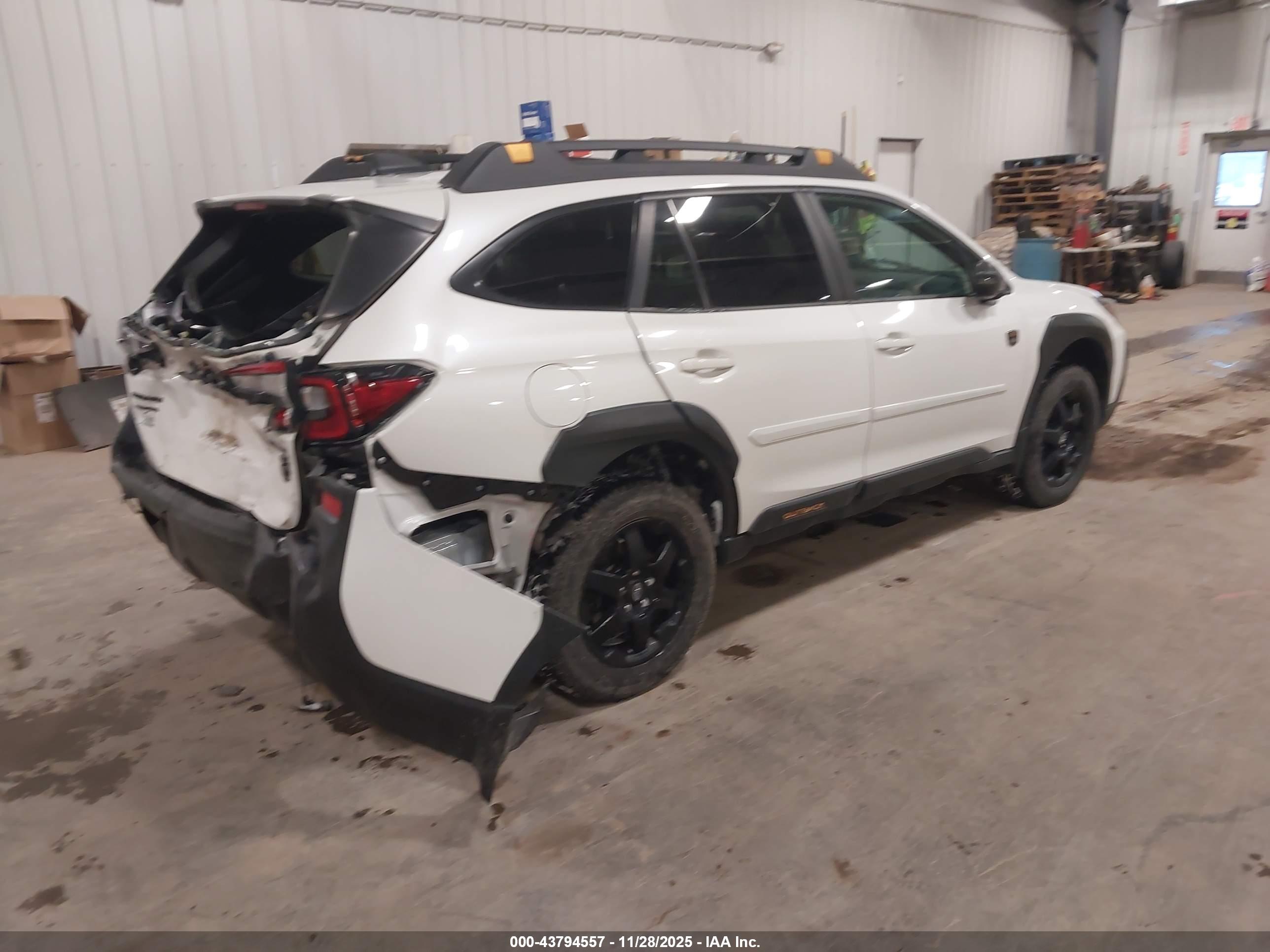 SUBARU OUTBACK image 4