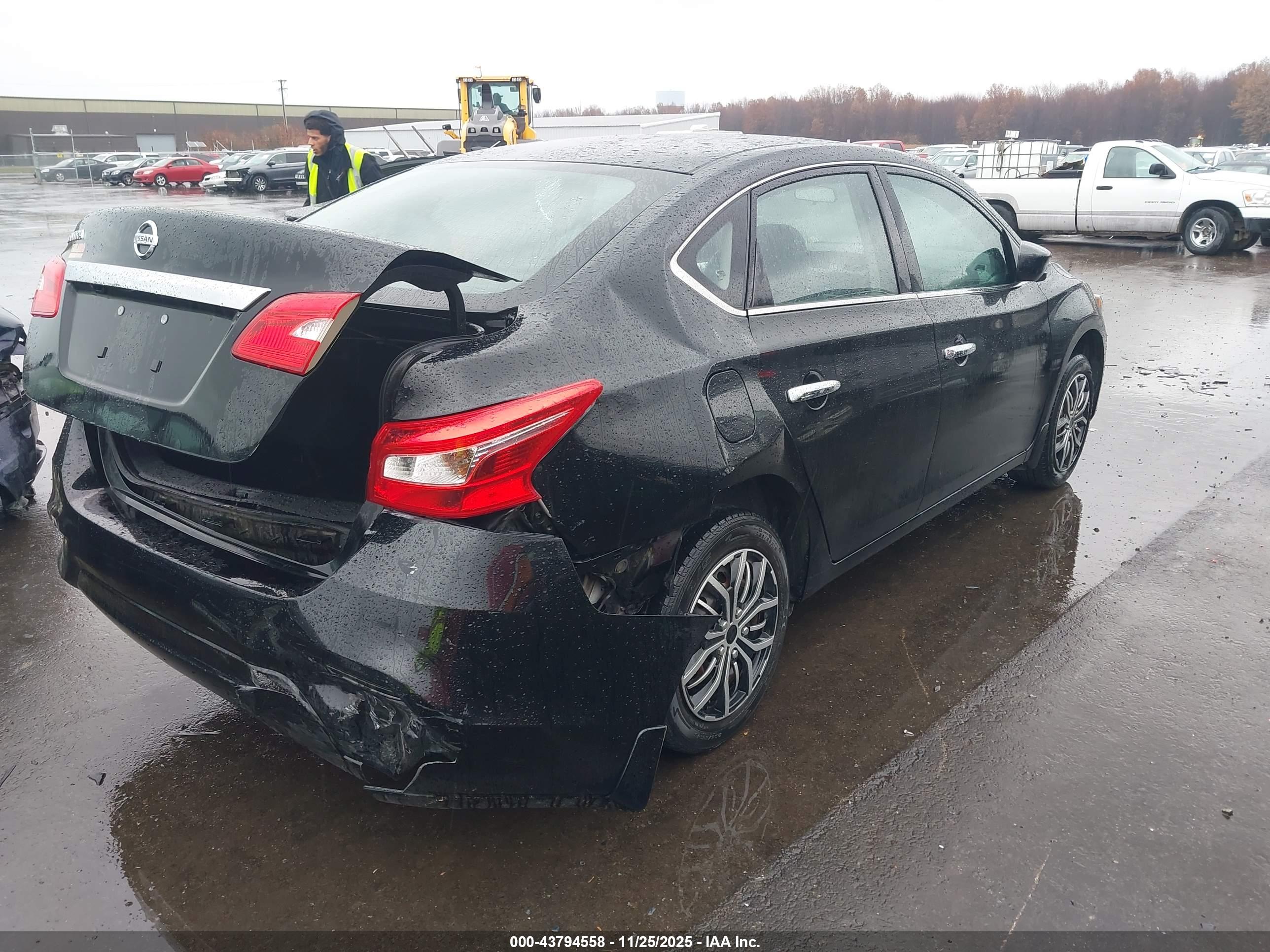 NISSAN SENTRA image 4