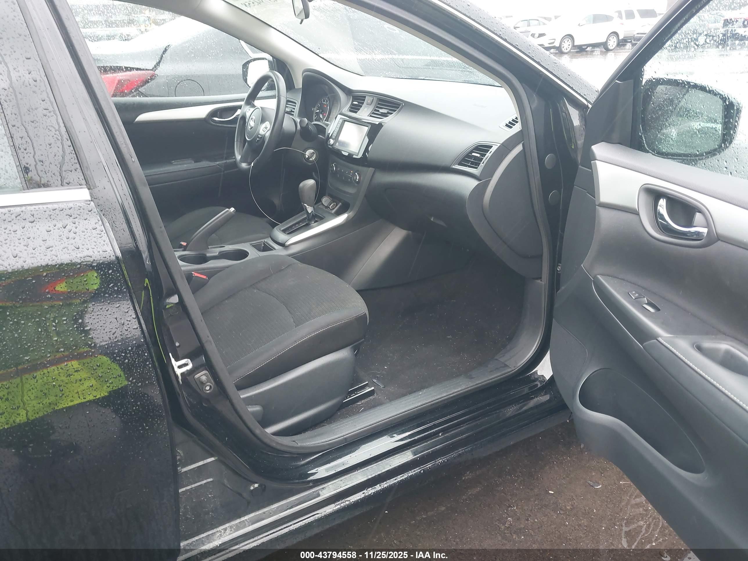 NISSAN SENTRA image 5