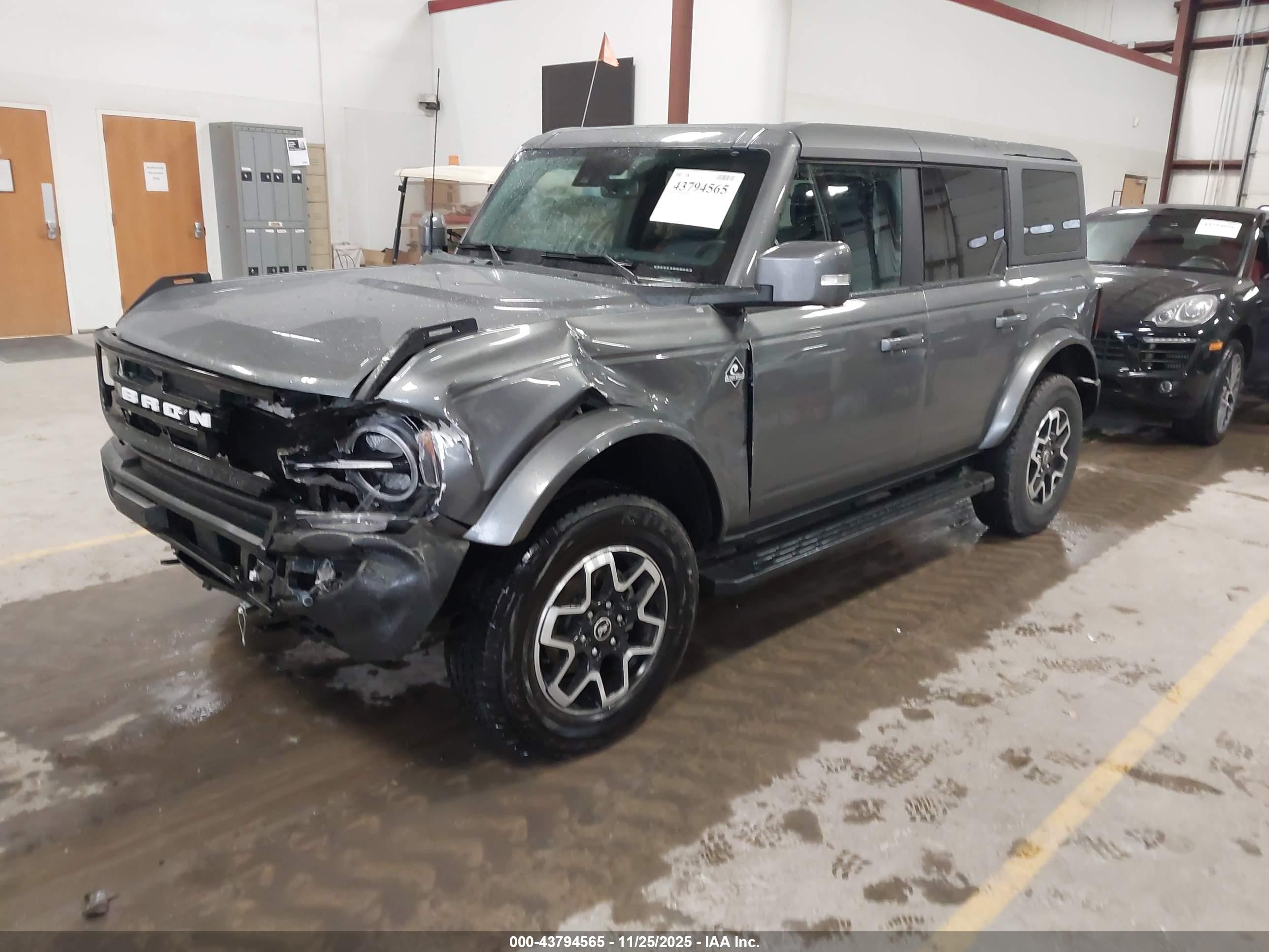 FORD BRONCO image 2