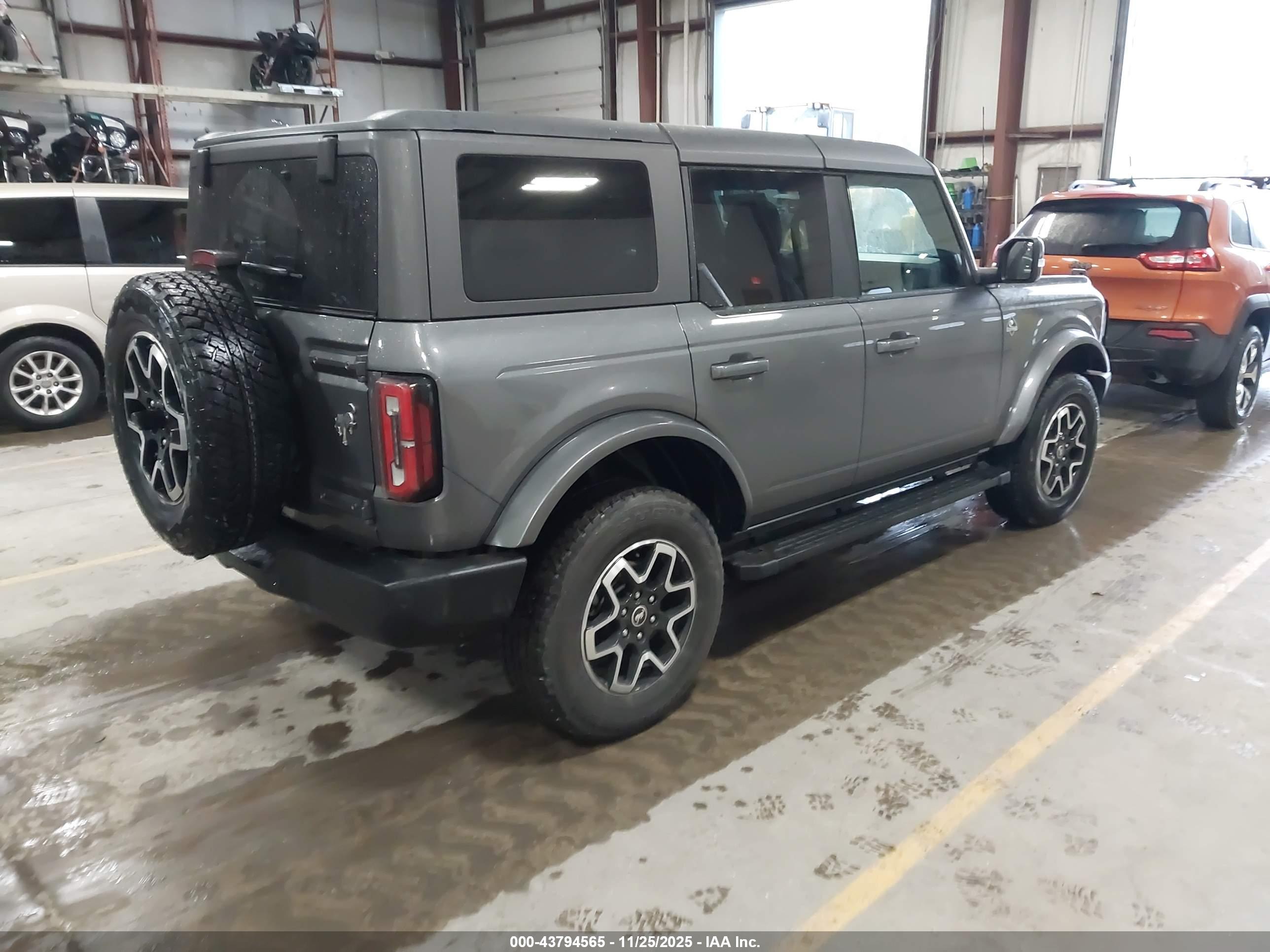 FORD BRONCO image 4
