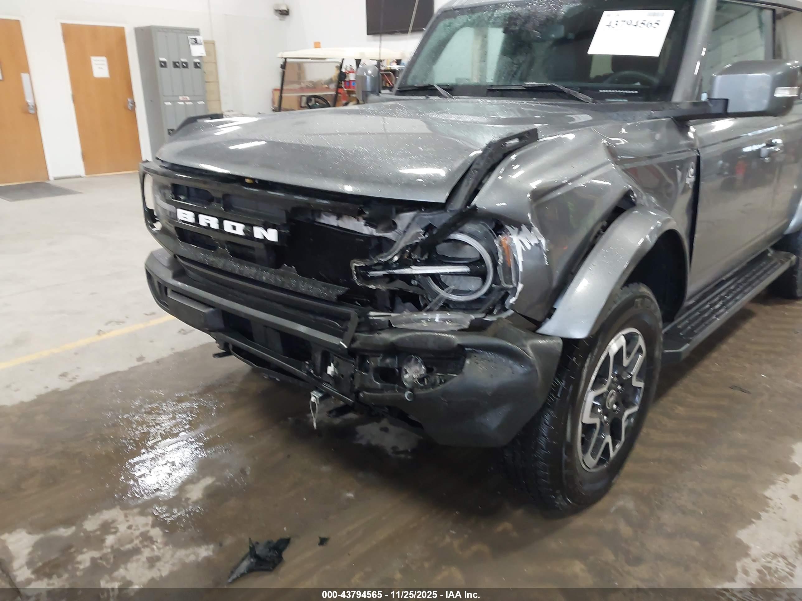FORD BRONCO image 6