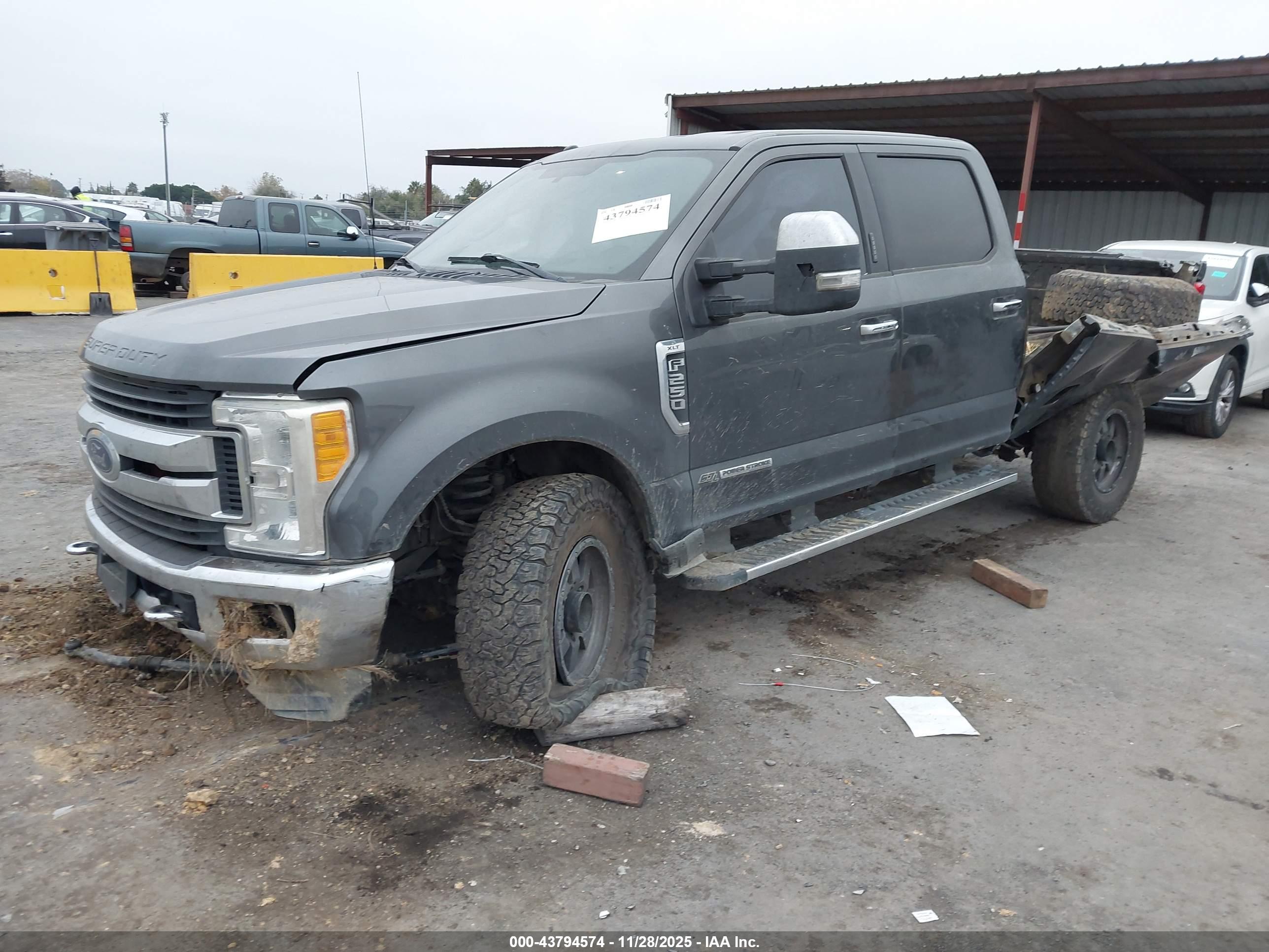 FORD F-250 image 2