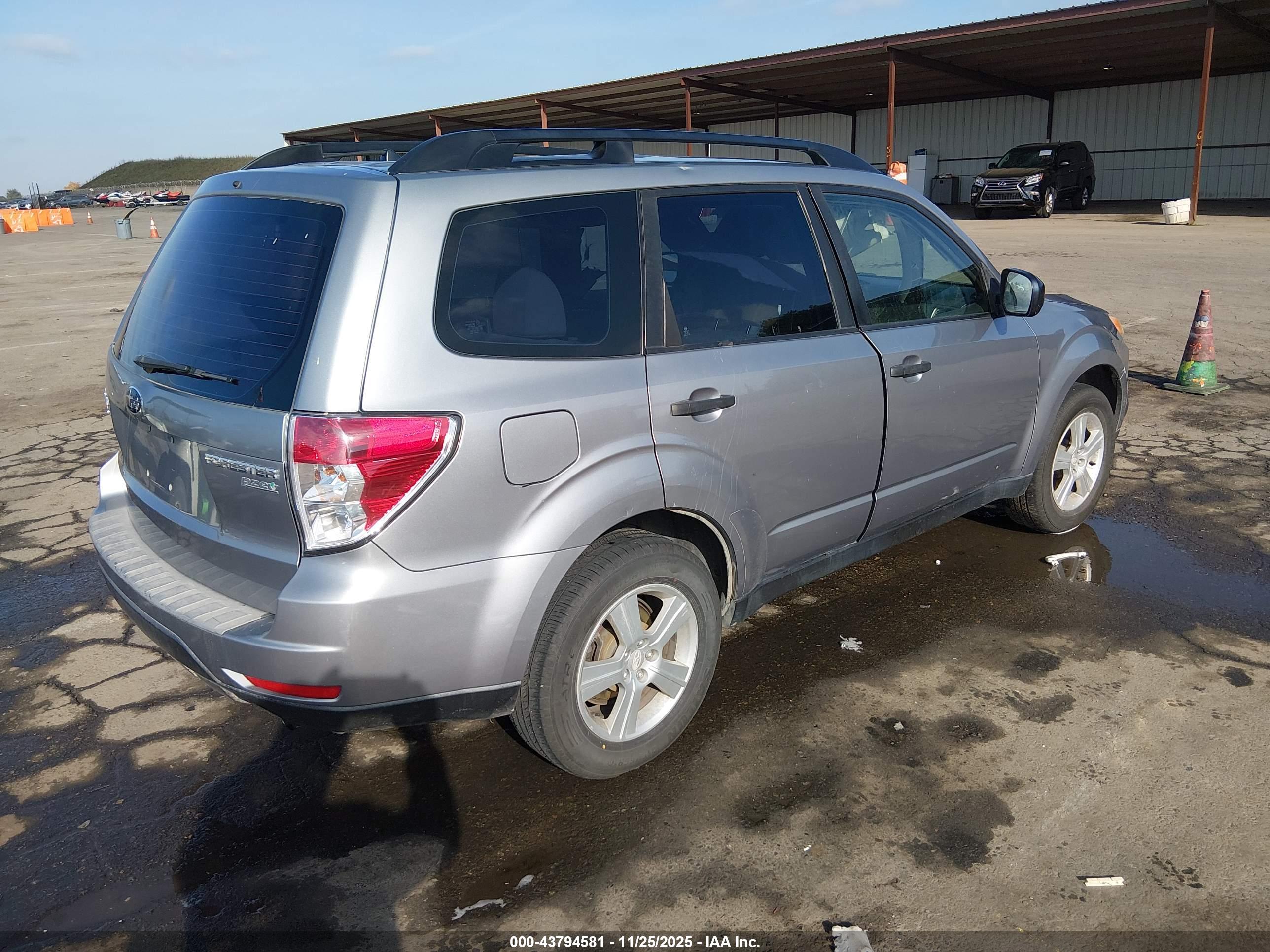 SUBARU FORESTER image 4