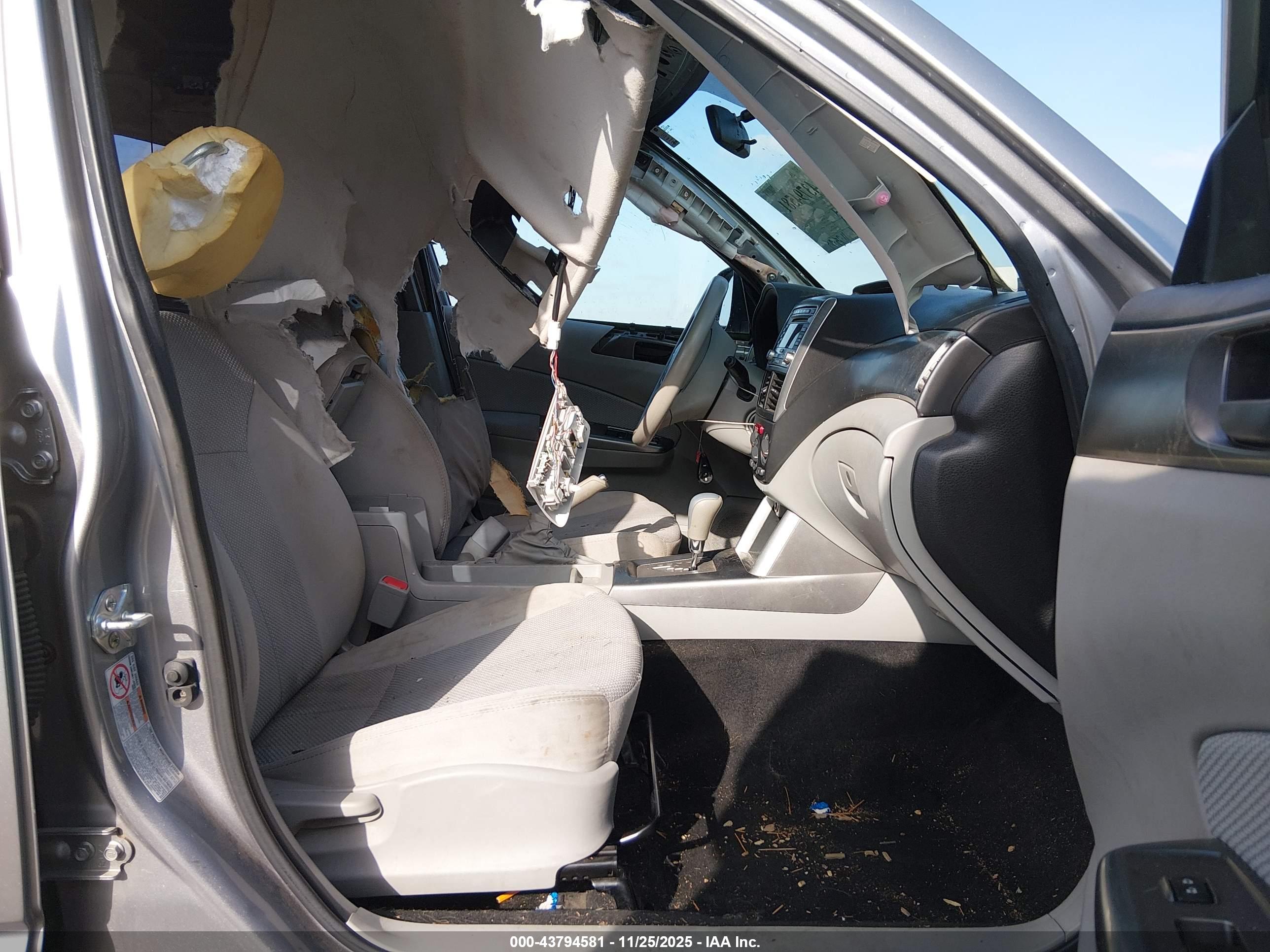SUBARU FORESTER image 5