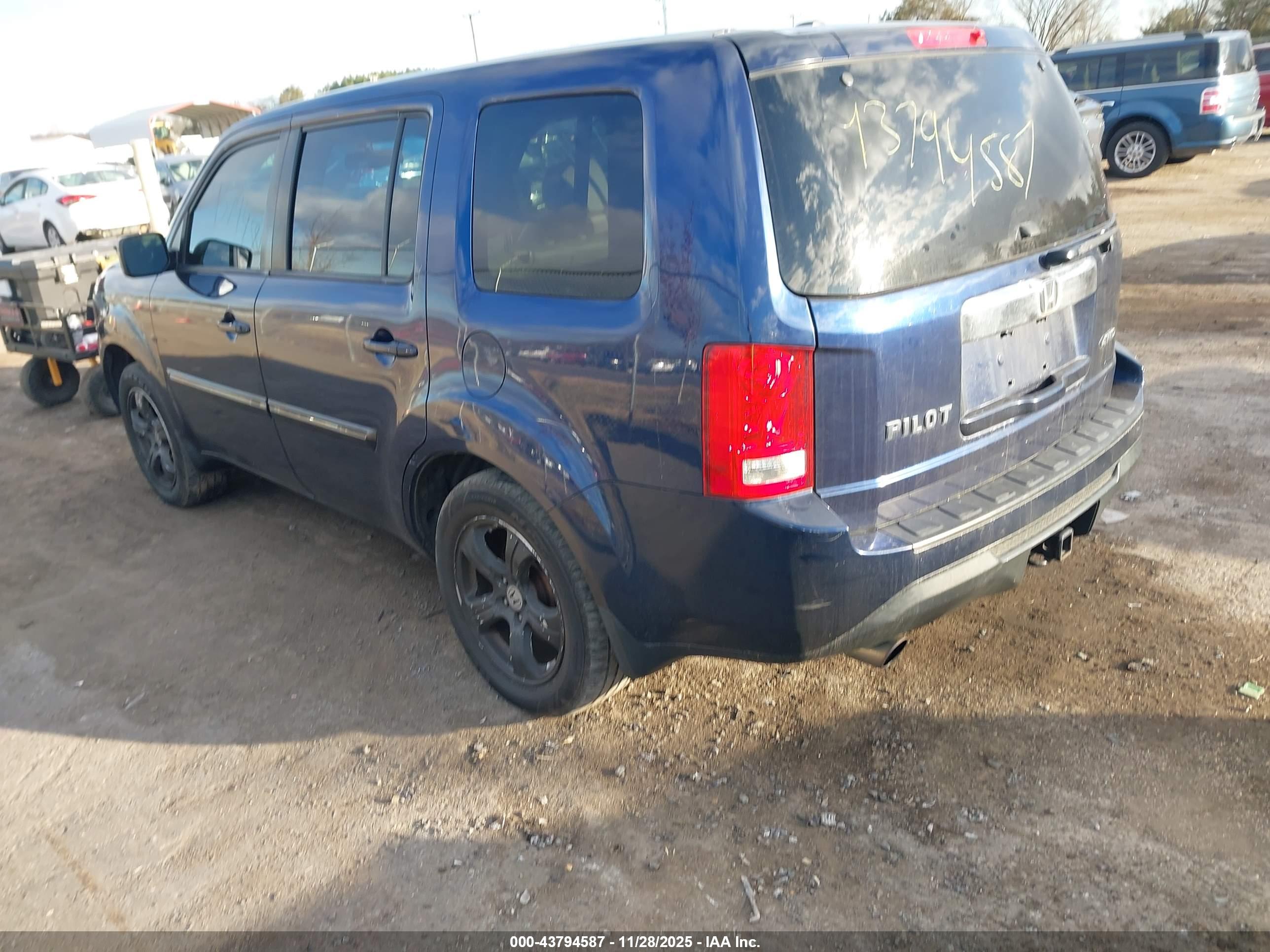 HONDA PILOT image 3