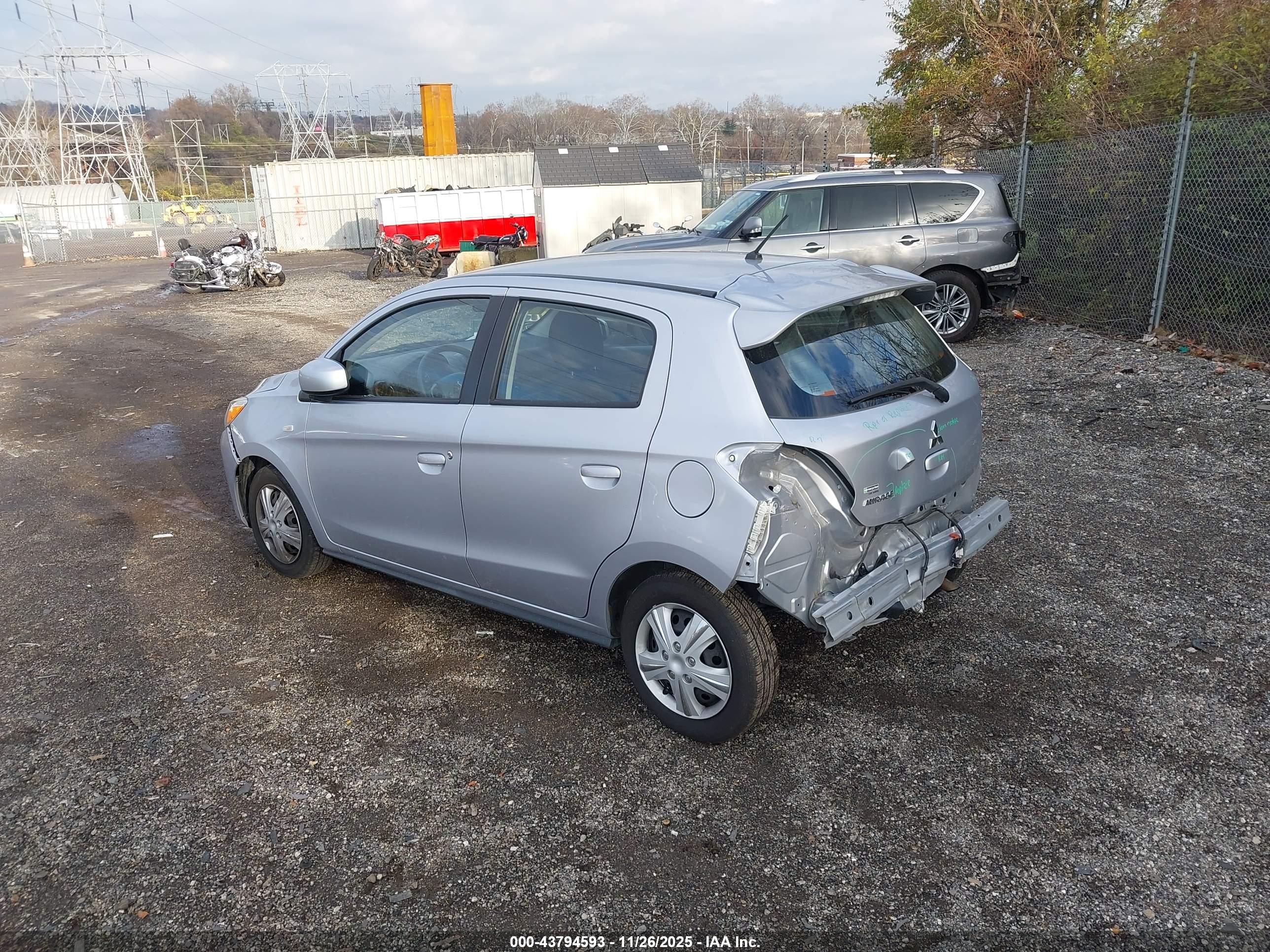 MITSUBISHI MIRAGE image 3