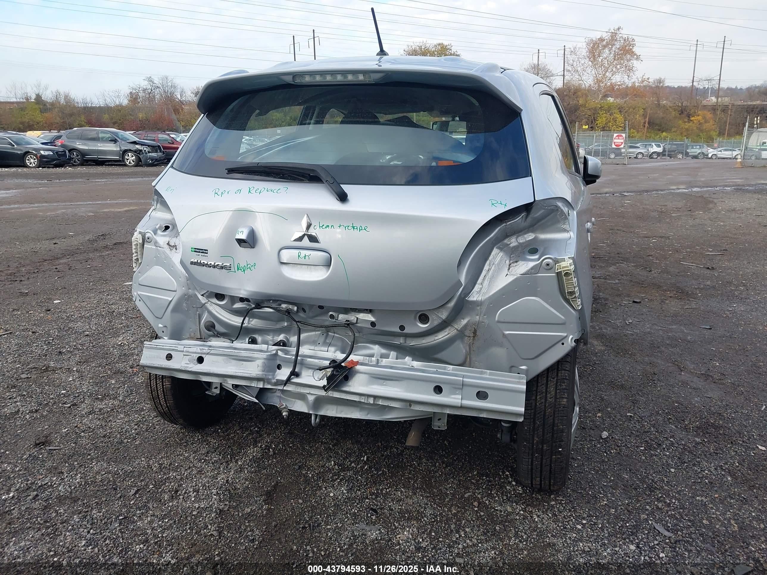 MITSUBISHI MIRAGE image 6