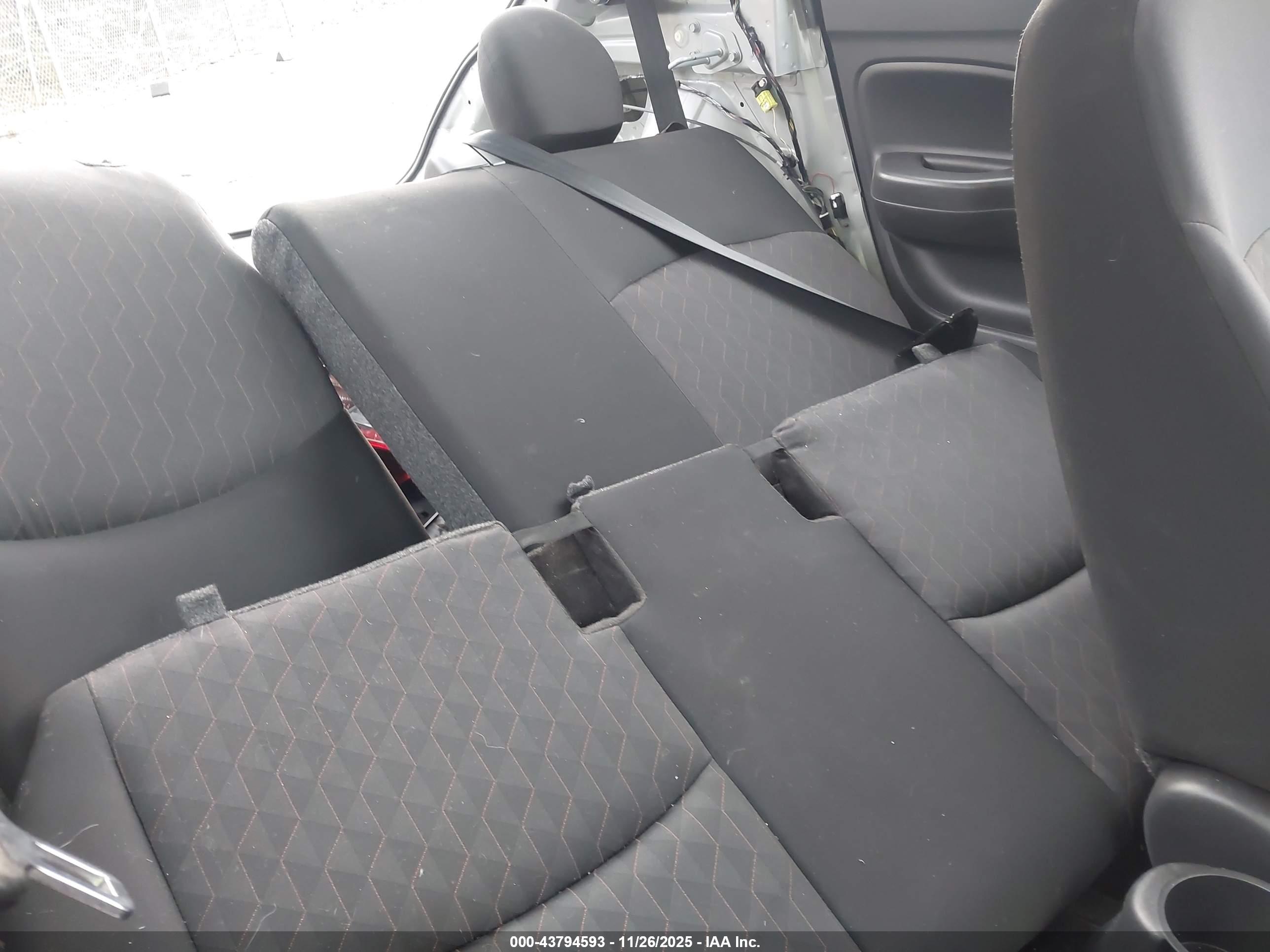 MITSUBISHI MIRAGE image 8