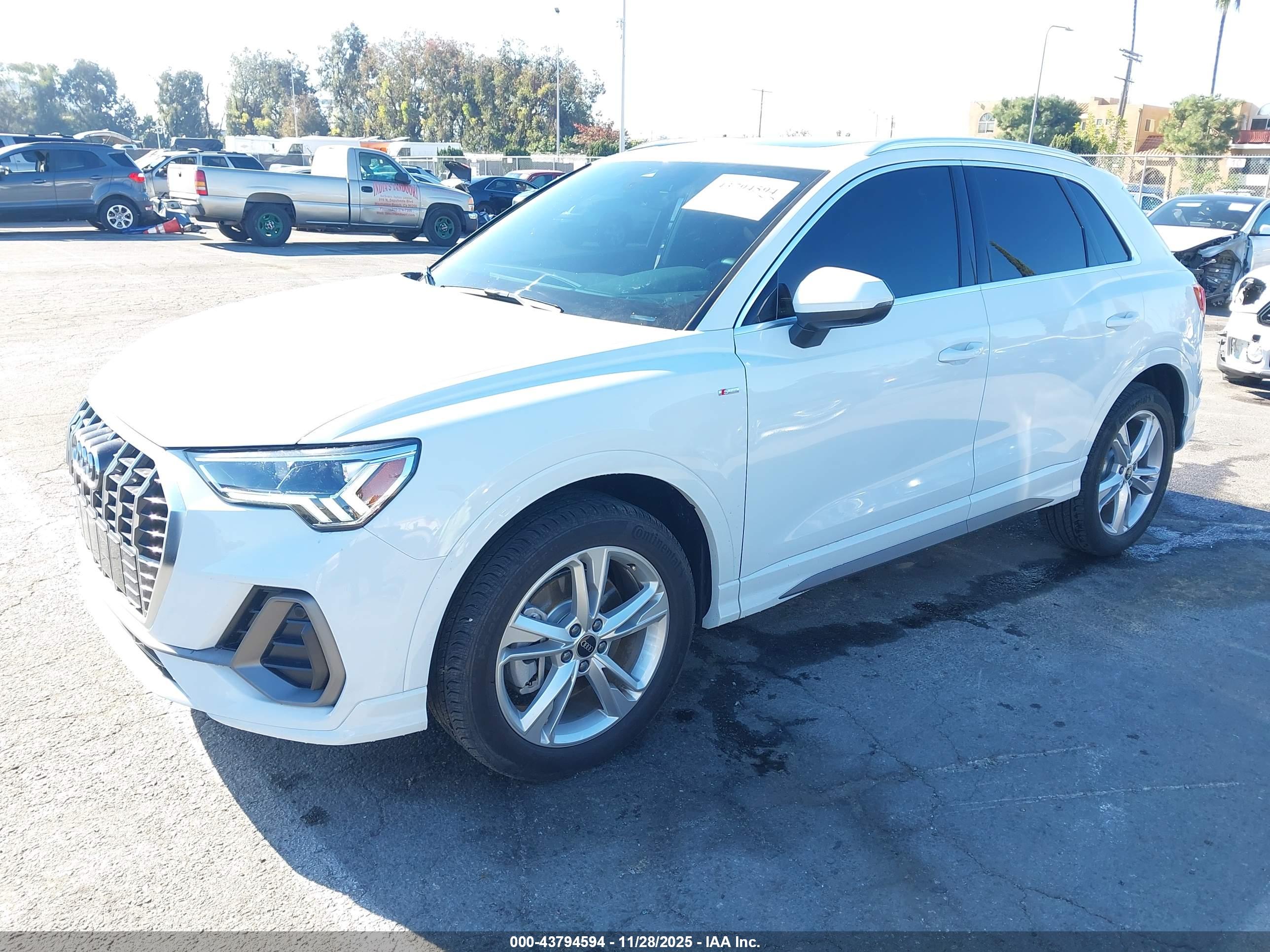 AUDI Q3 image 2