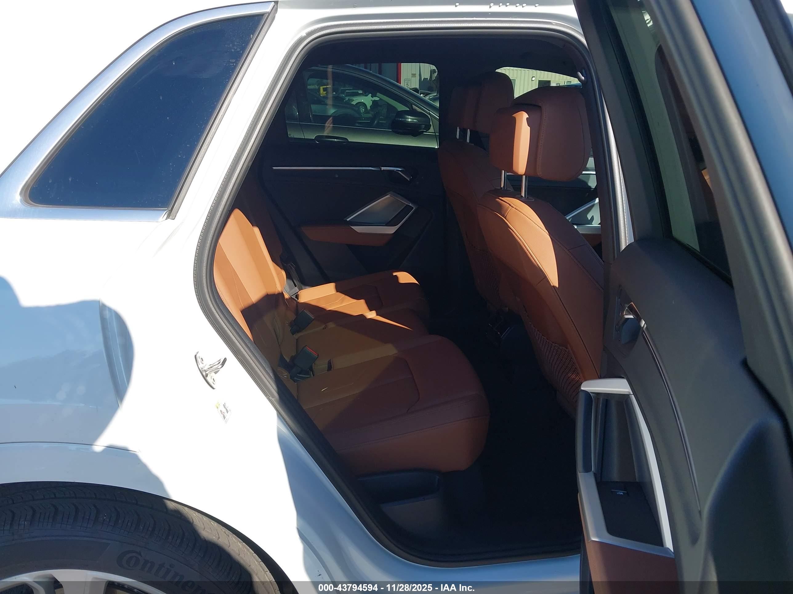 AUDI Q3 image 8