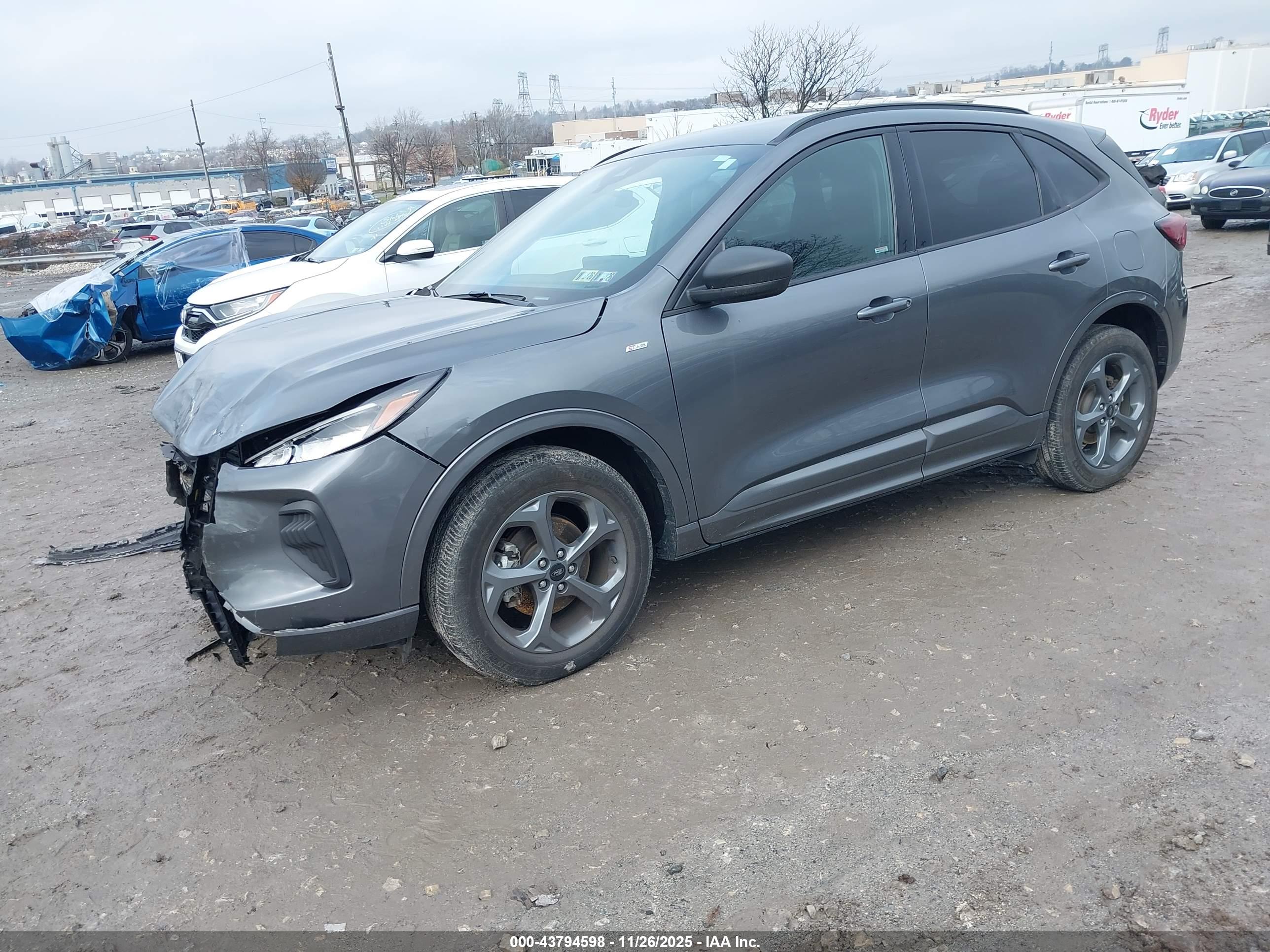 FORD ESCAPE image 2