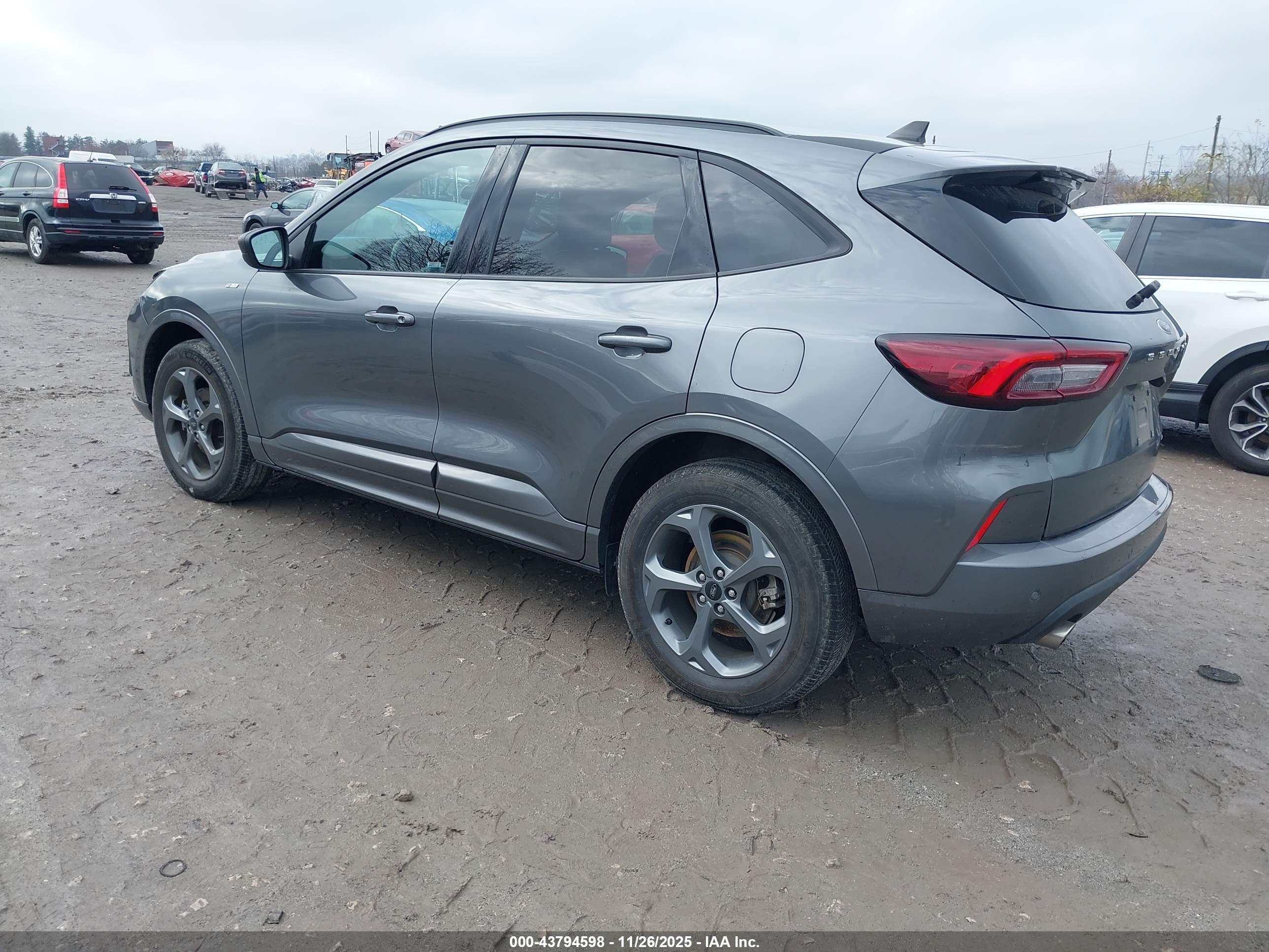 FORD ESCAPE image 3