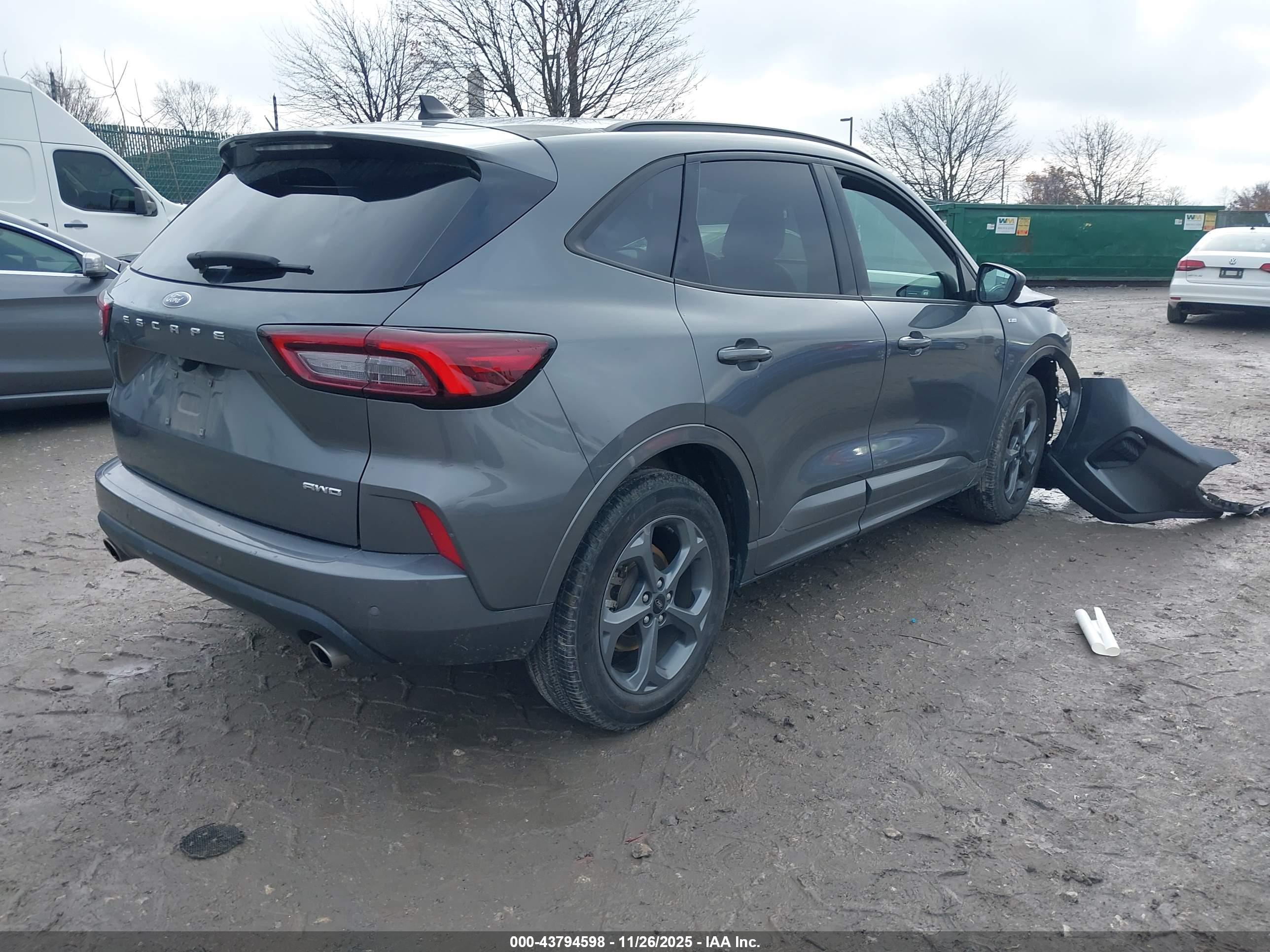 FORD ESCAPE image 4