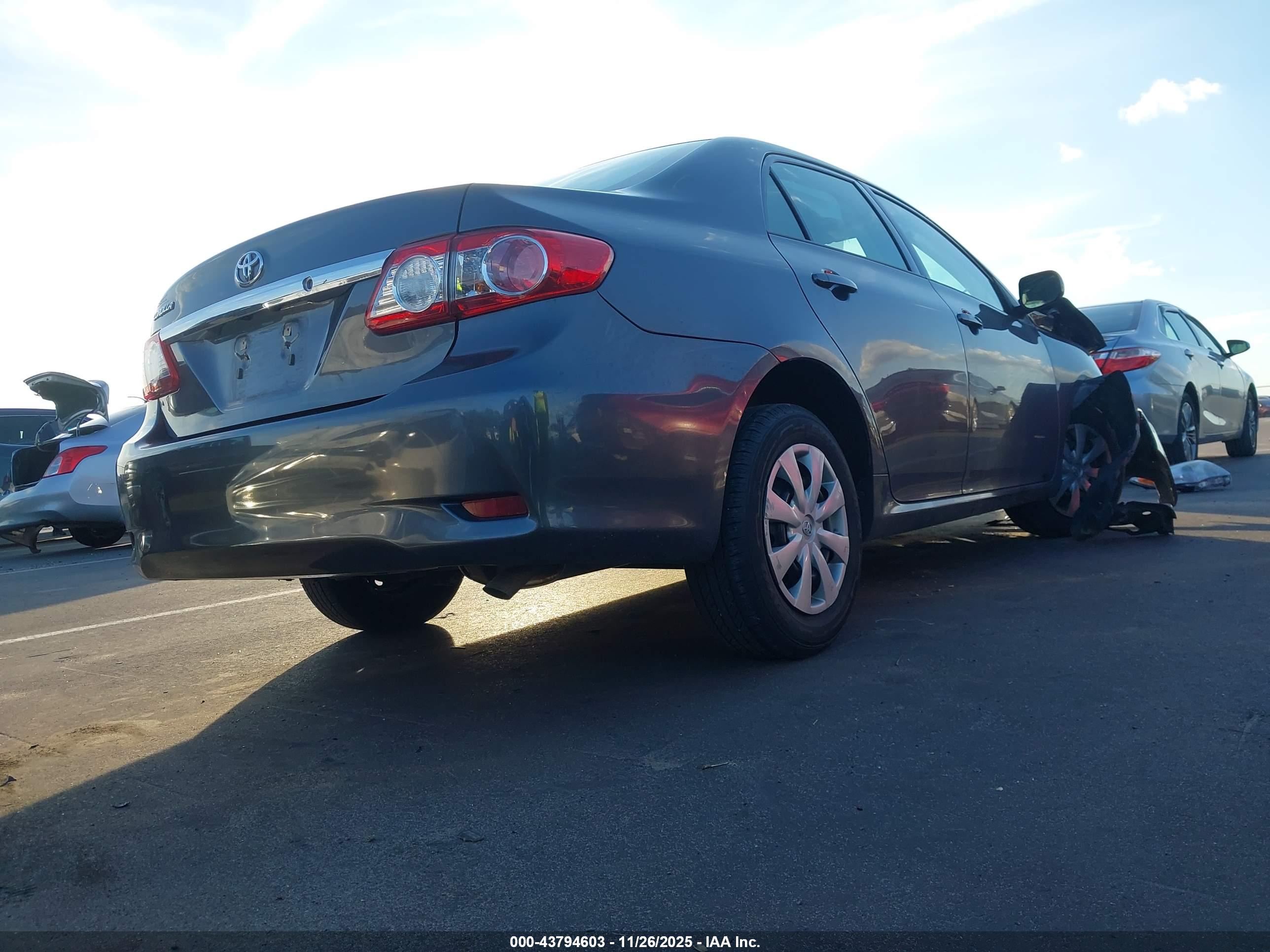 TOYOTA COROLLA image 4