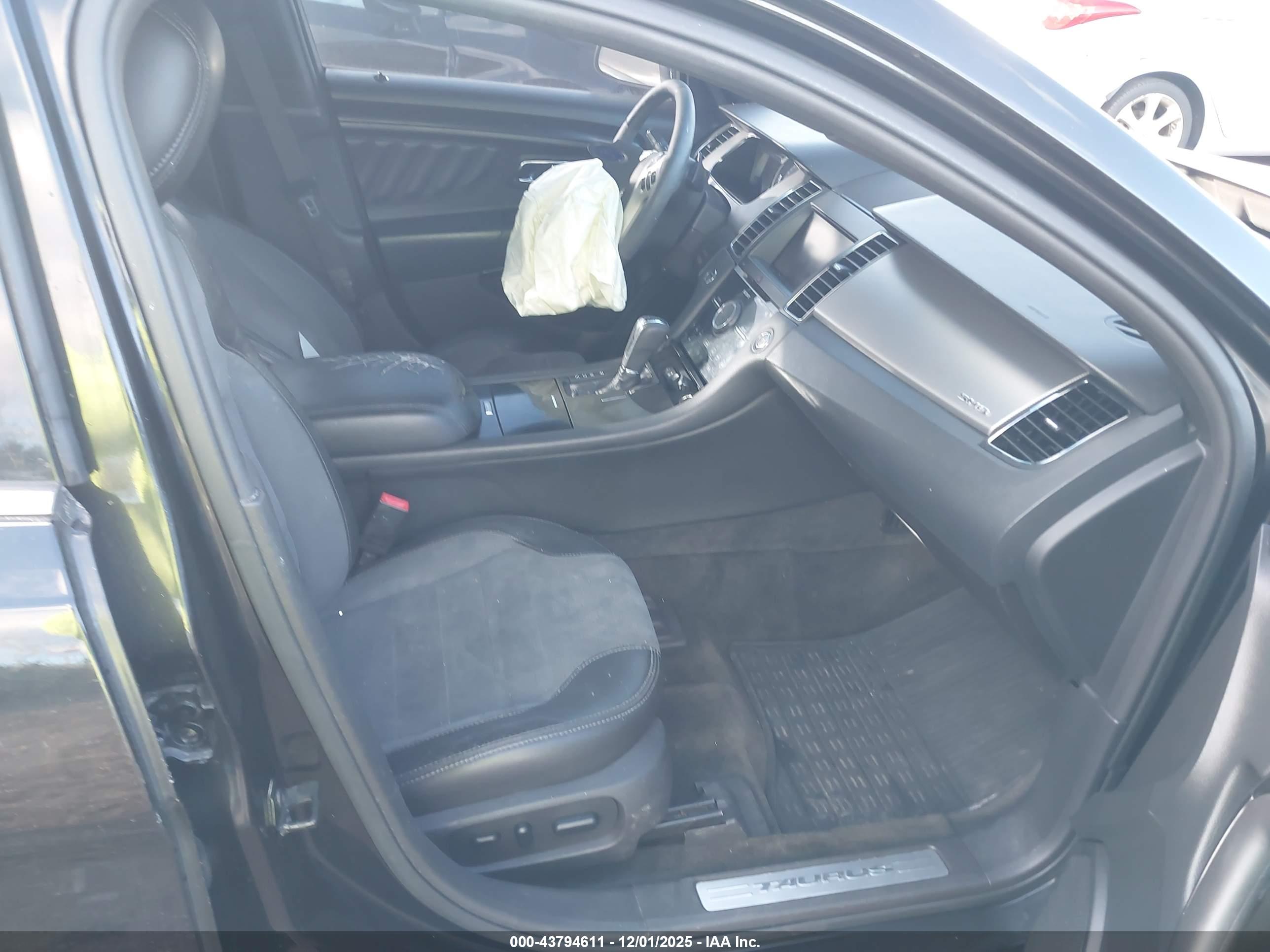 FORD TAURUS image 5