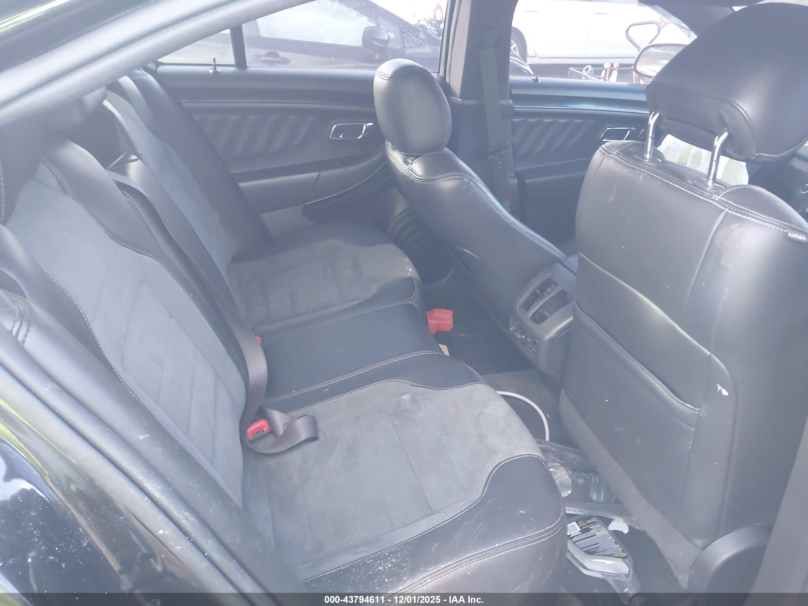 FORD TAURUS image 8