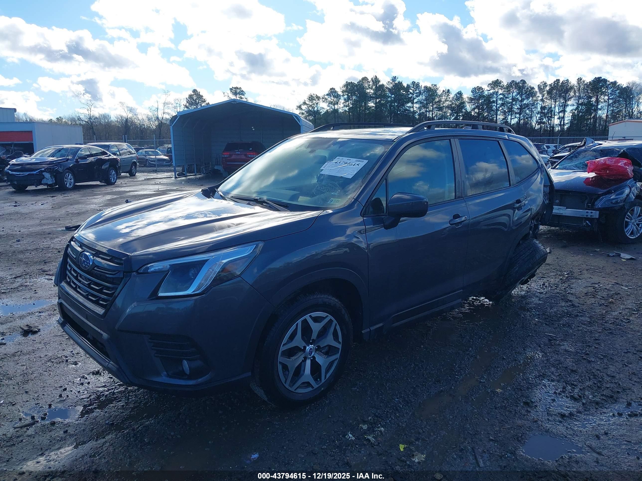 SUBARU FORESTER image 2