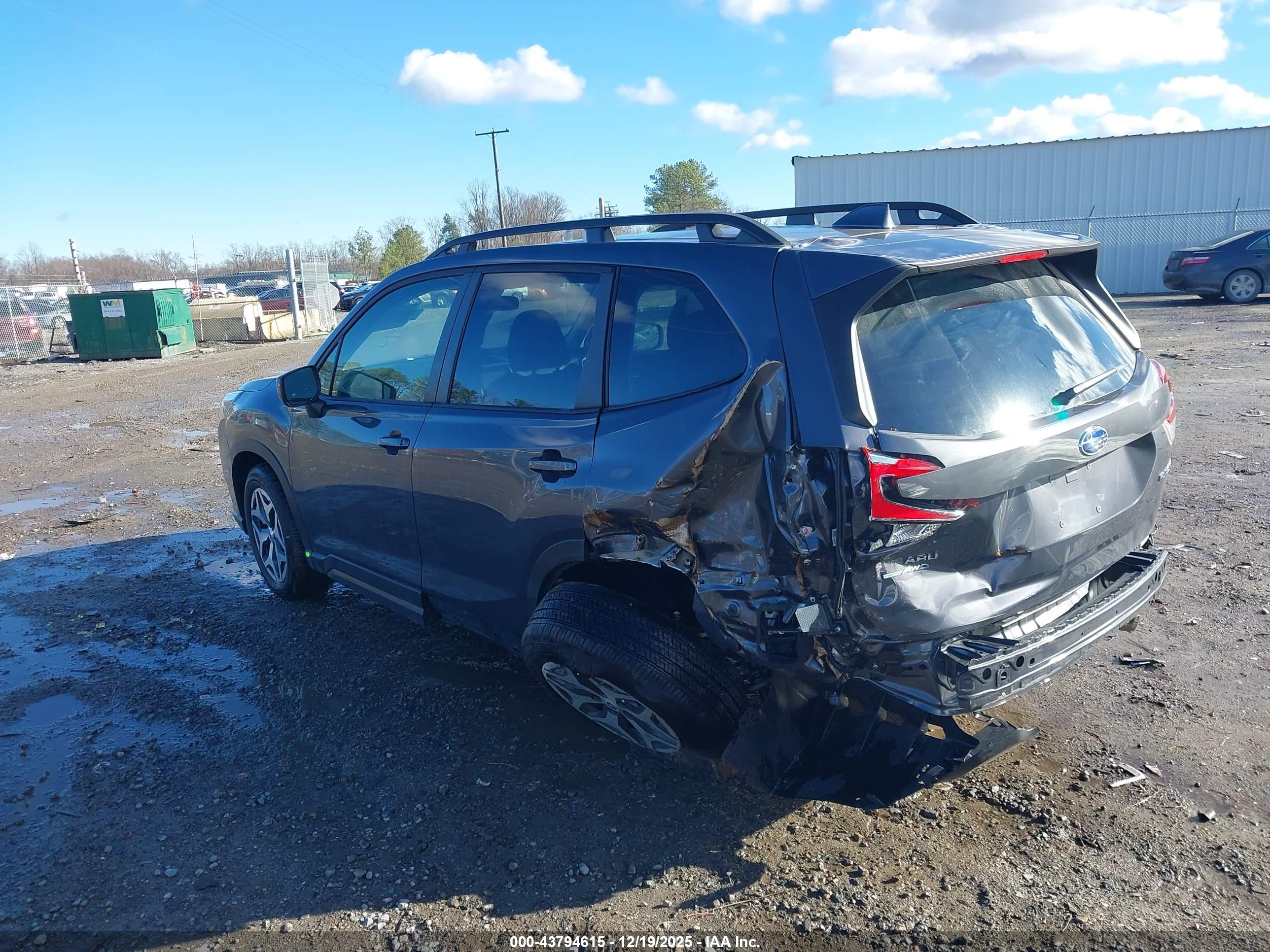 SUBARU FORESTER image 3