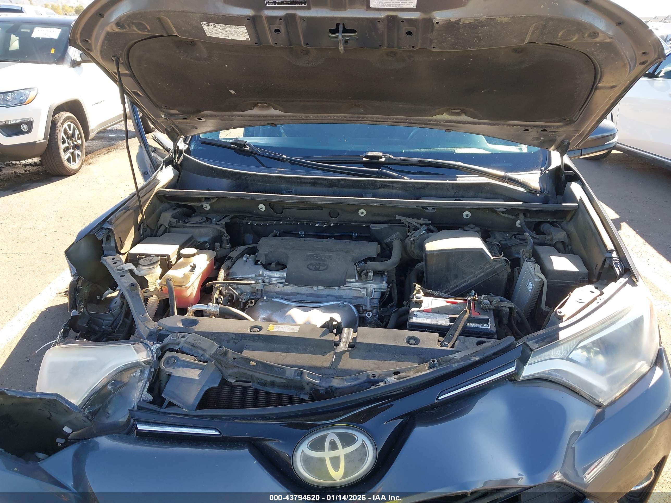 TOYOTA RAV4 image 10