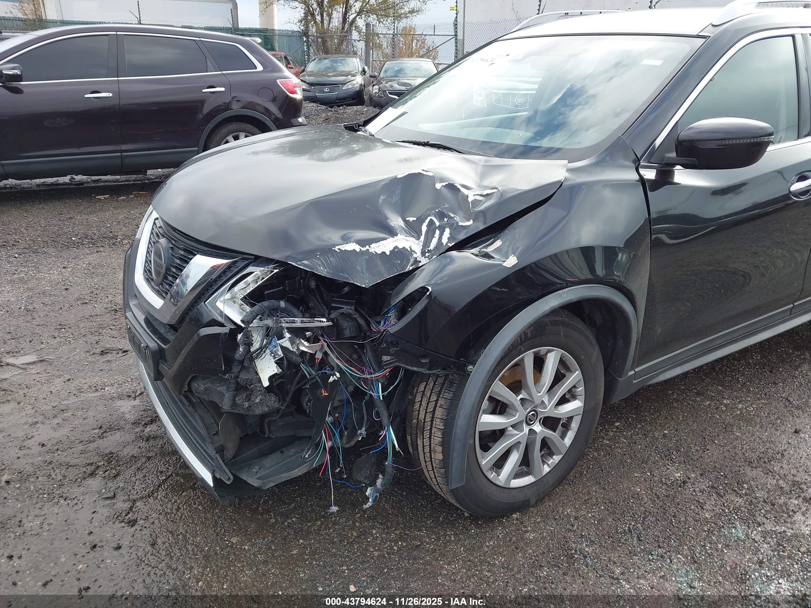 NISSAN ROGUE image 6