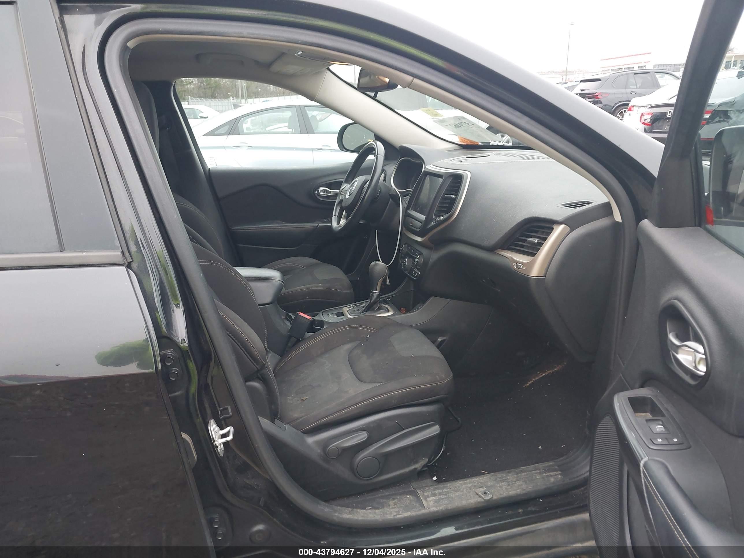 JEEP CHEROKEE image 5