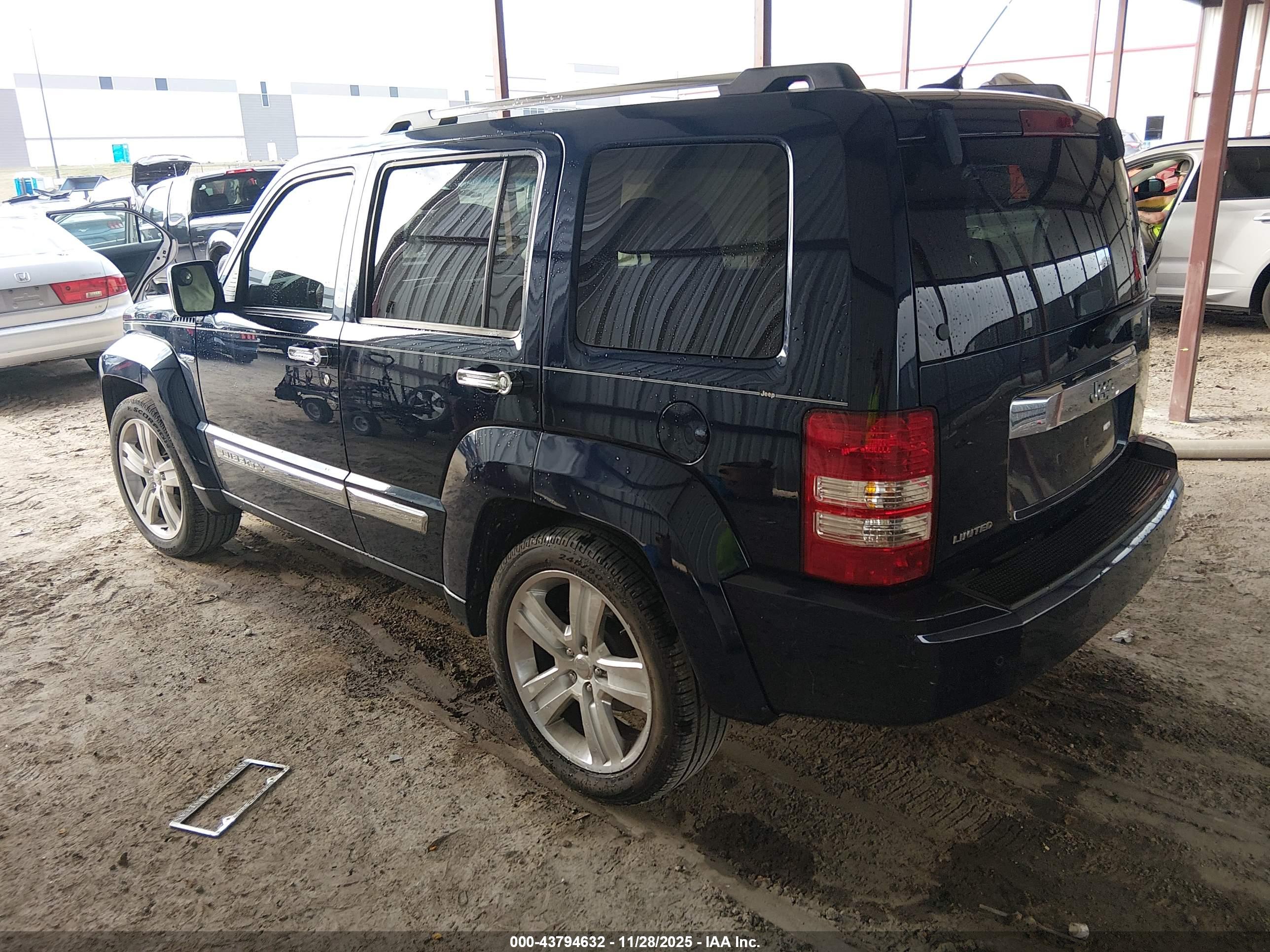 JEEP LIBERTY image 3