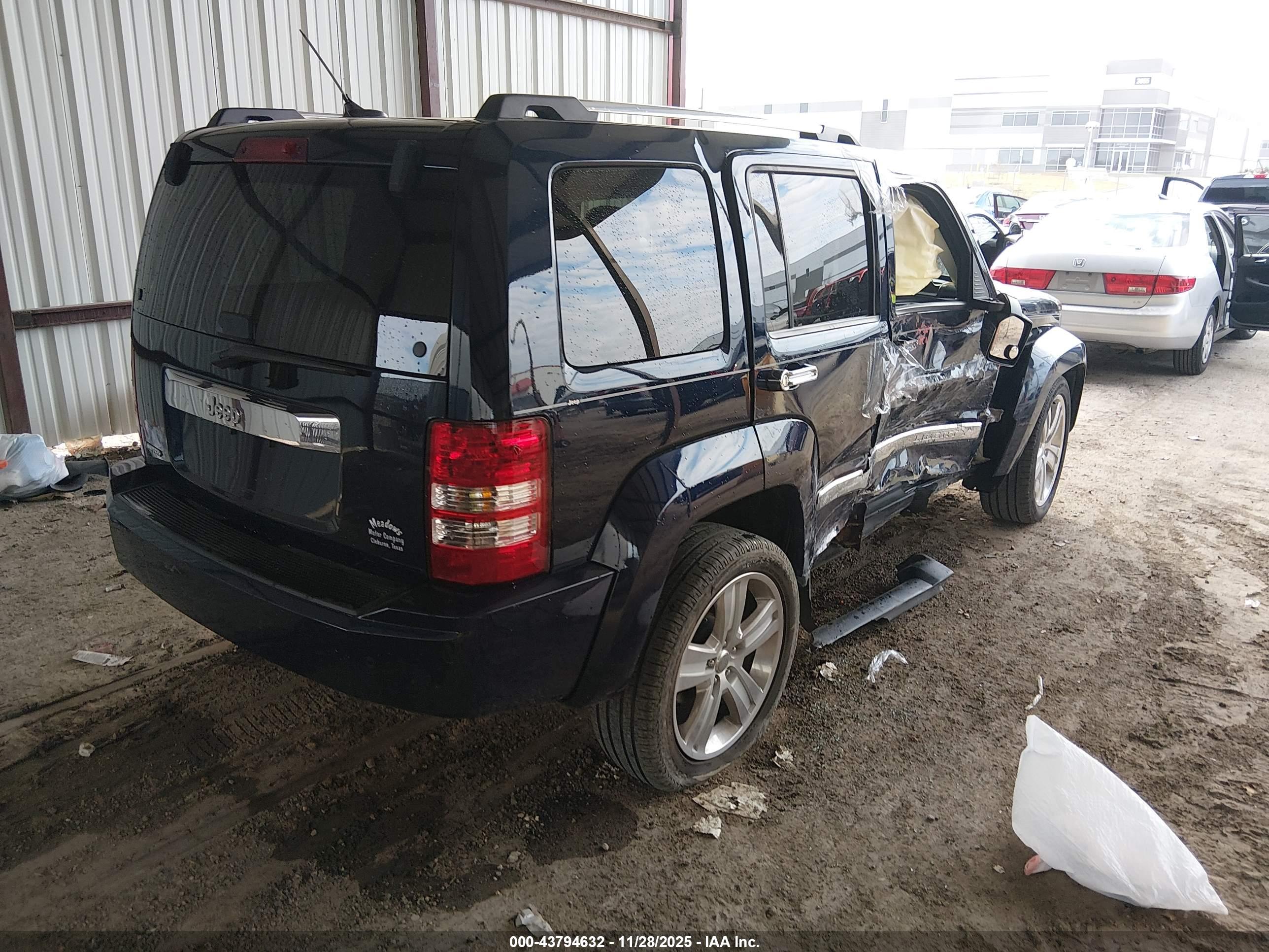 JEEP LIBERTY image 4