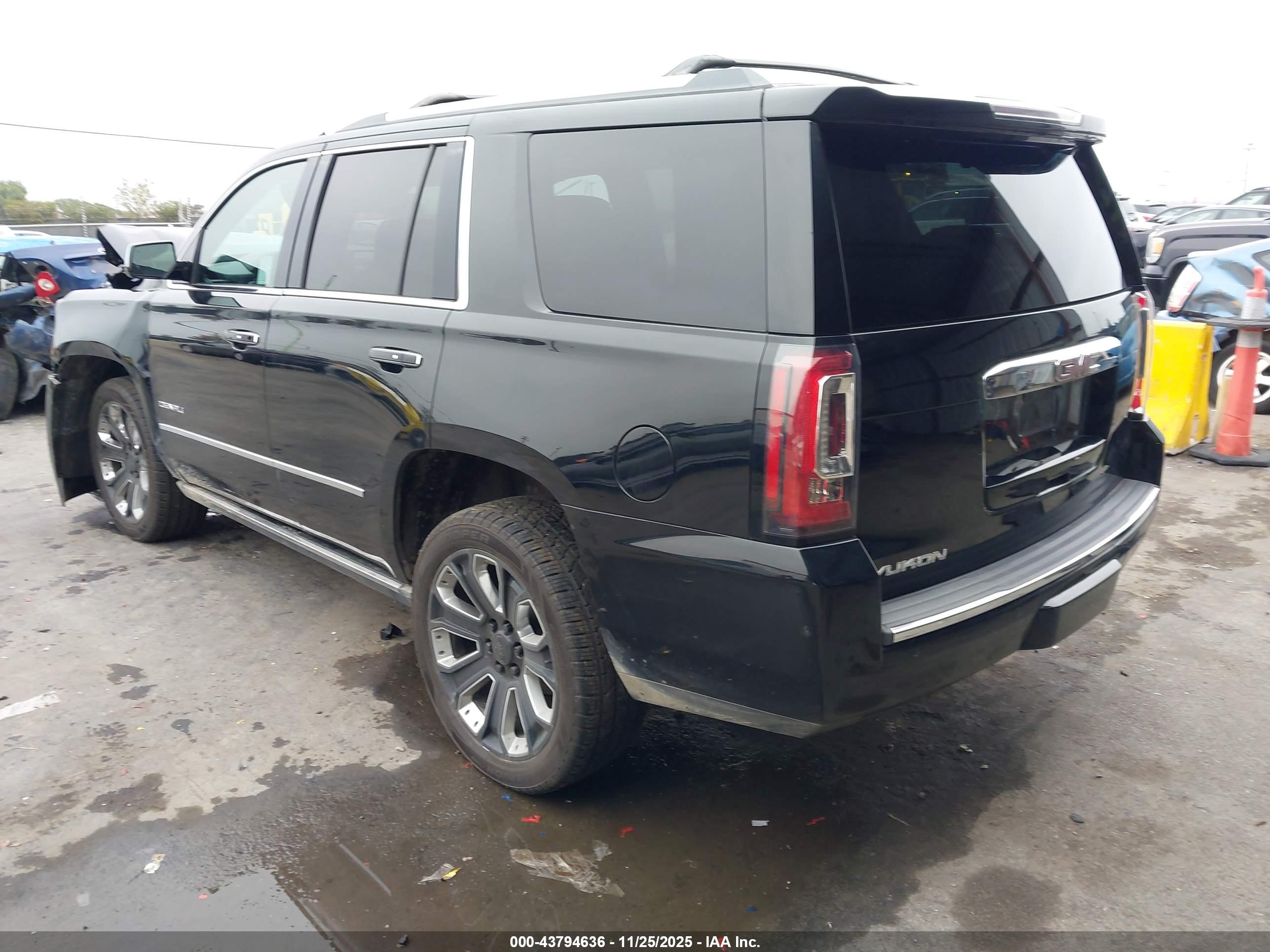 GMC YUKON image 3