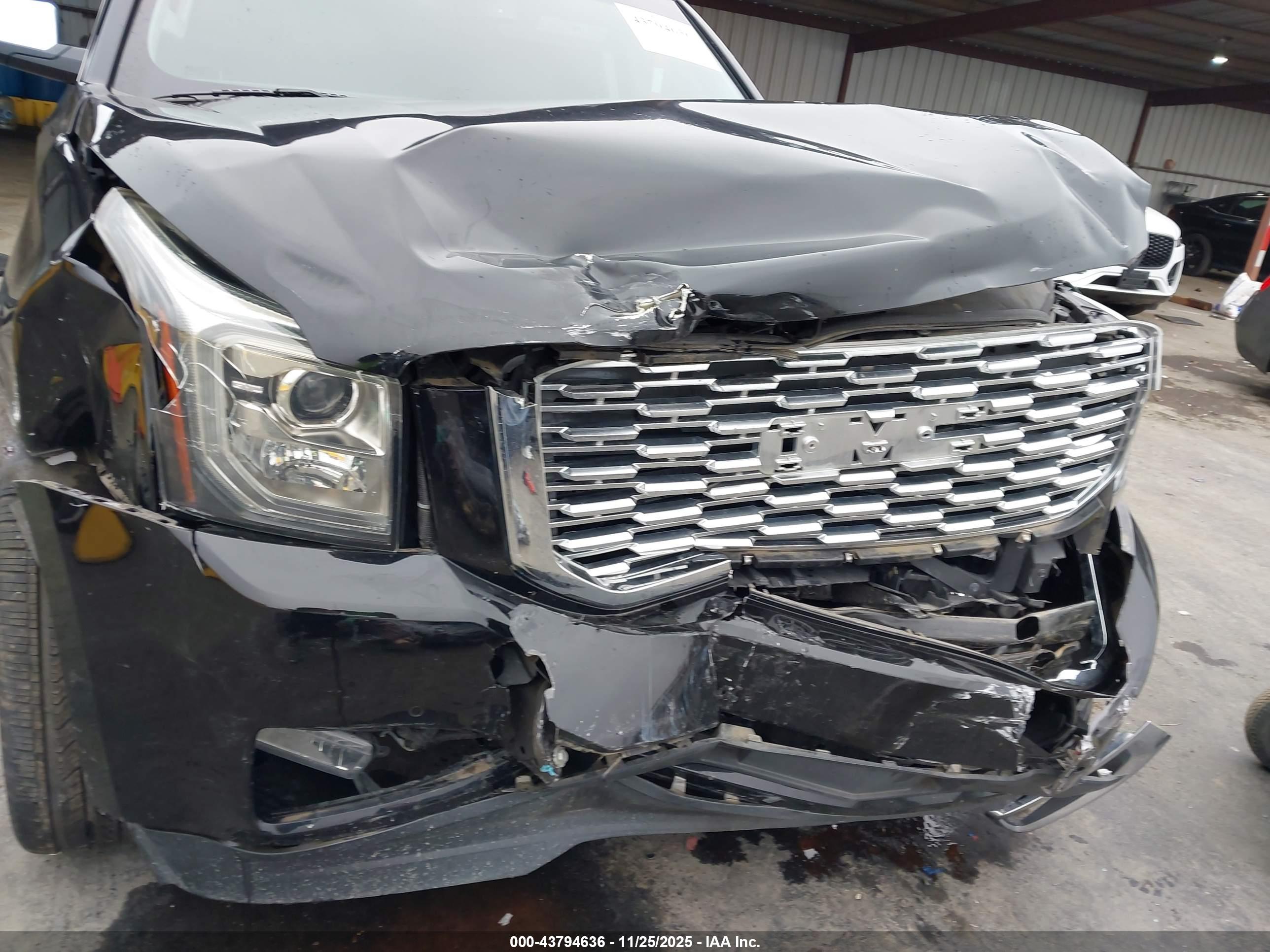 GMC YUKON image 6