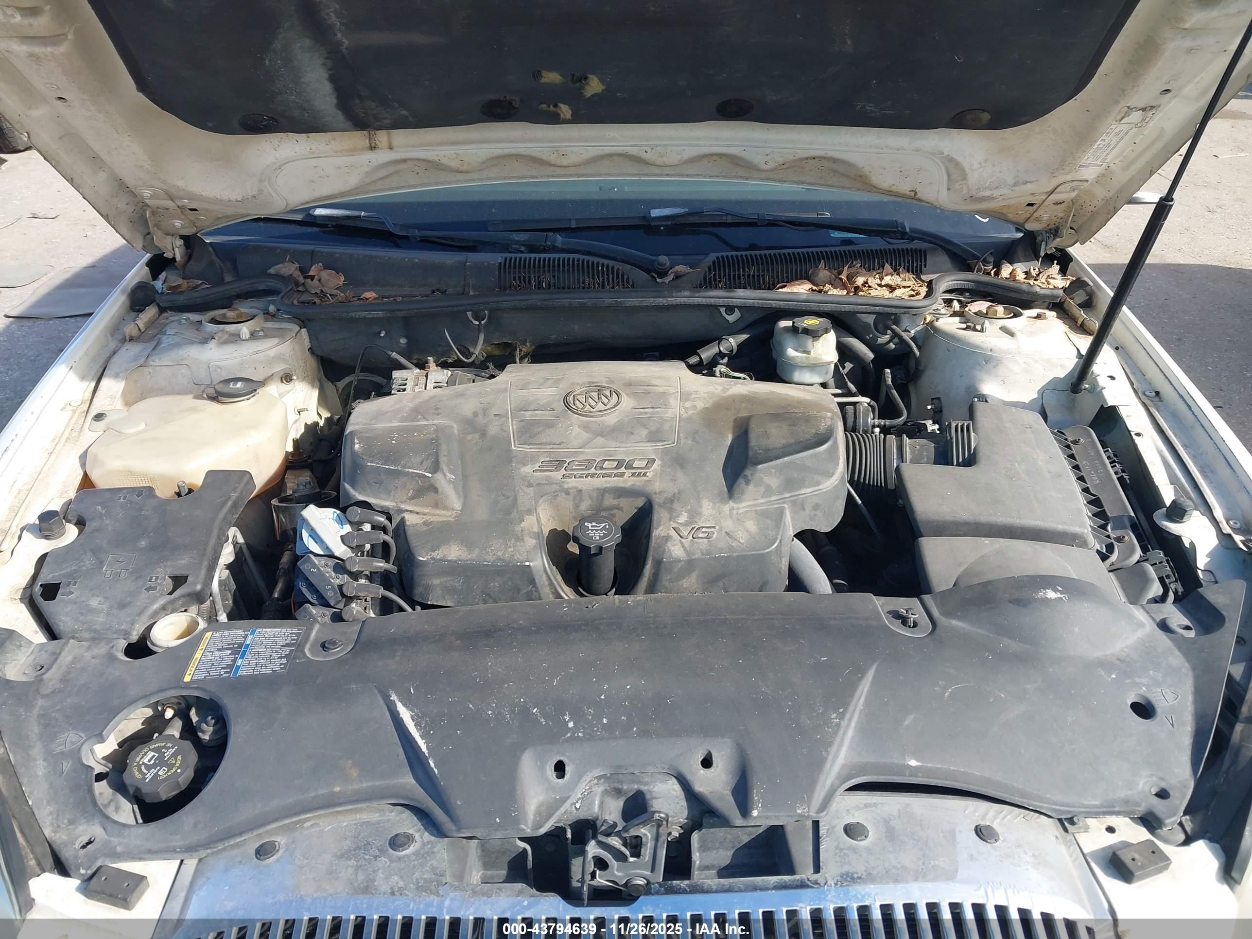 BUICK LUCERNE image 10