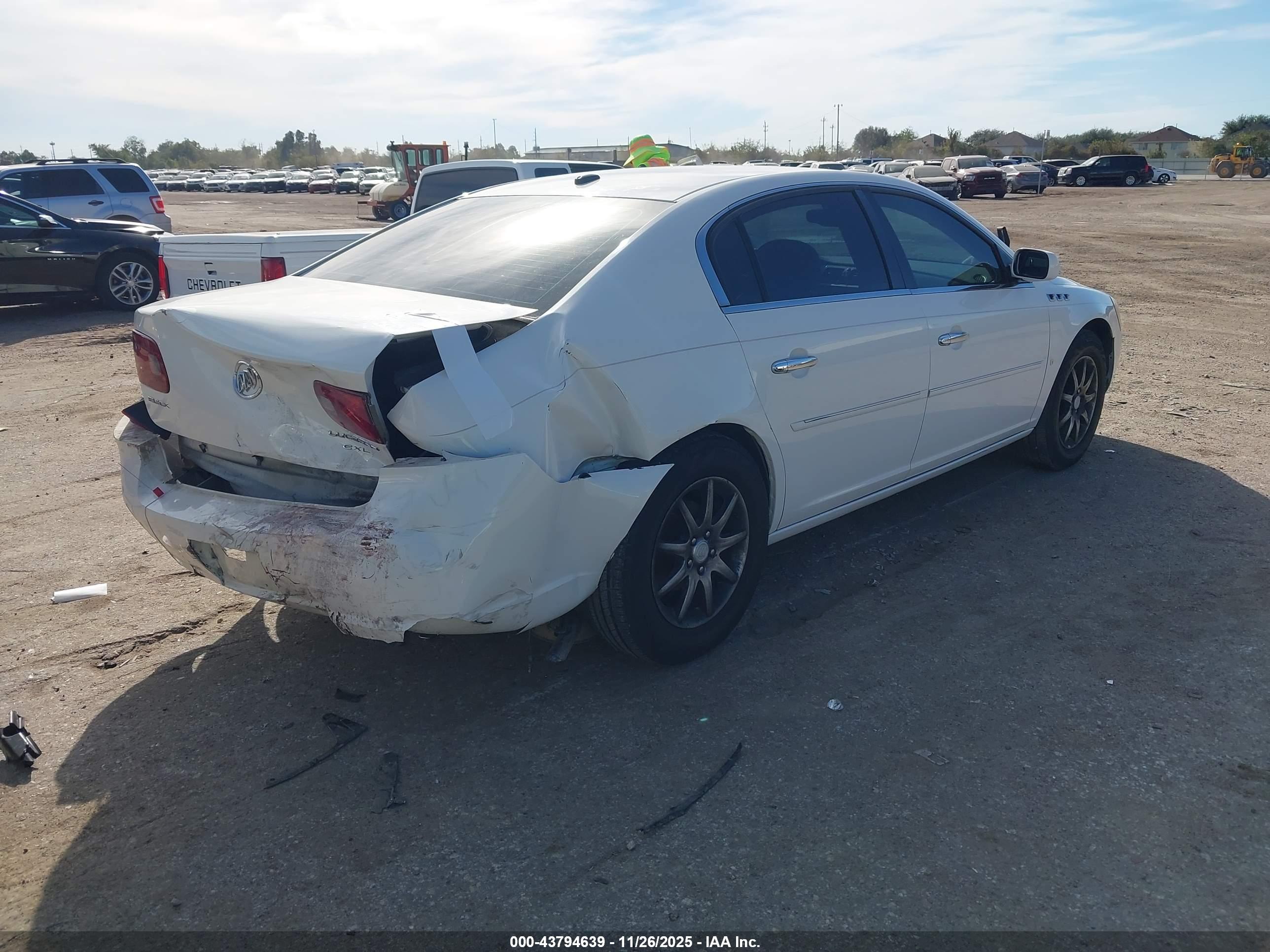 BUICK LUCERNE image 4