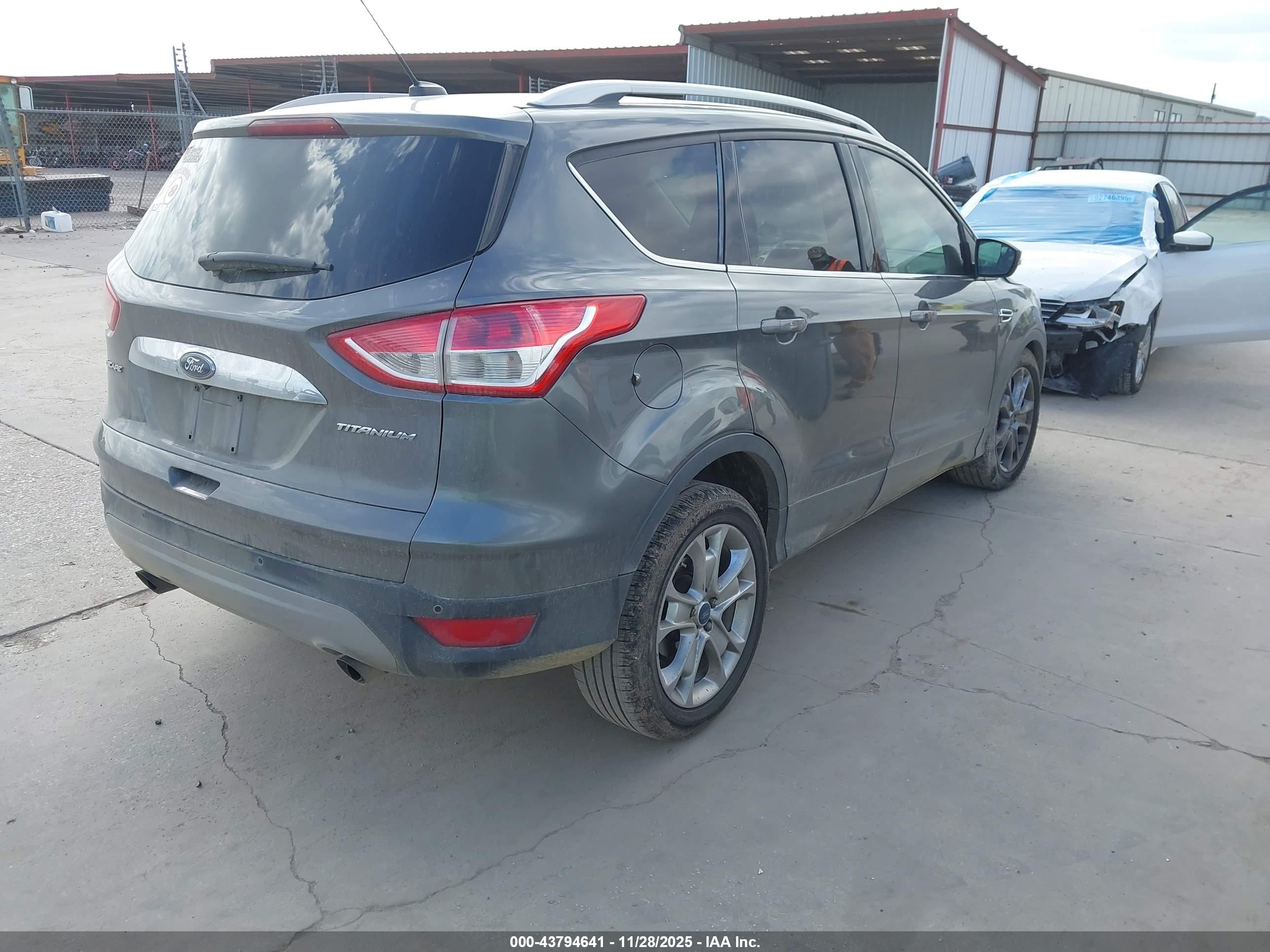 FORD ESCAPE image 4
