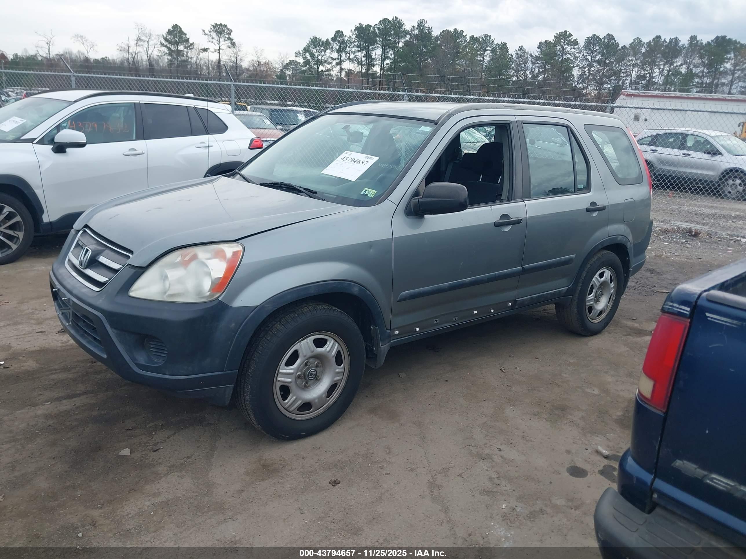 HONDA CR-V image 2