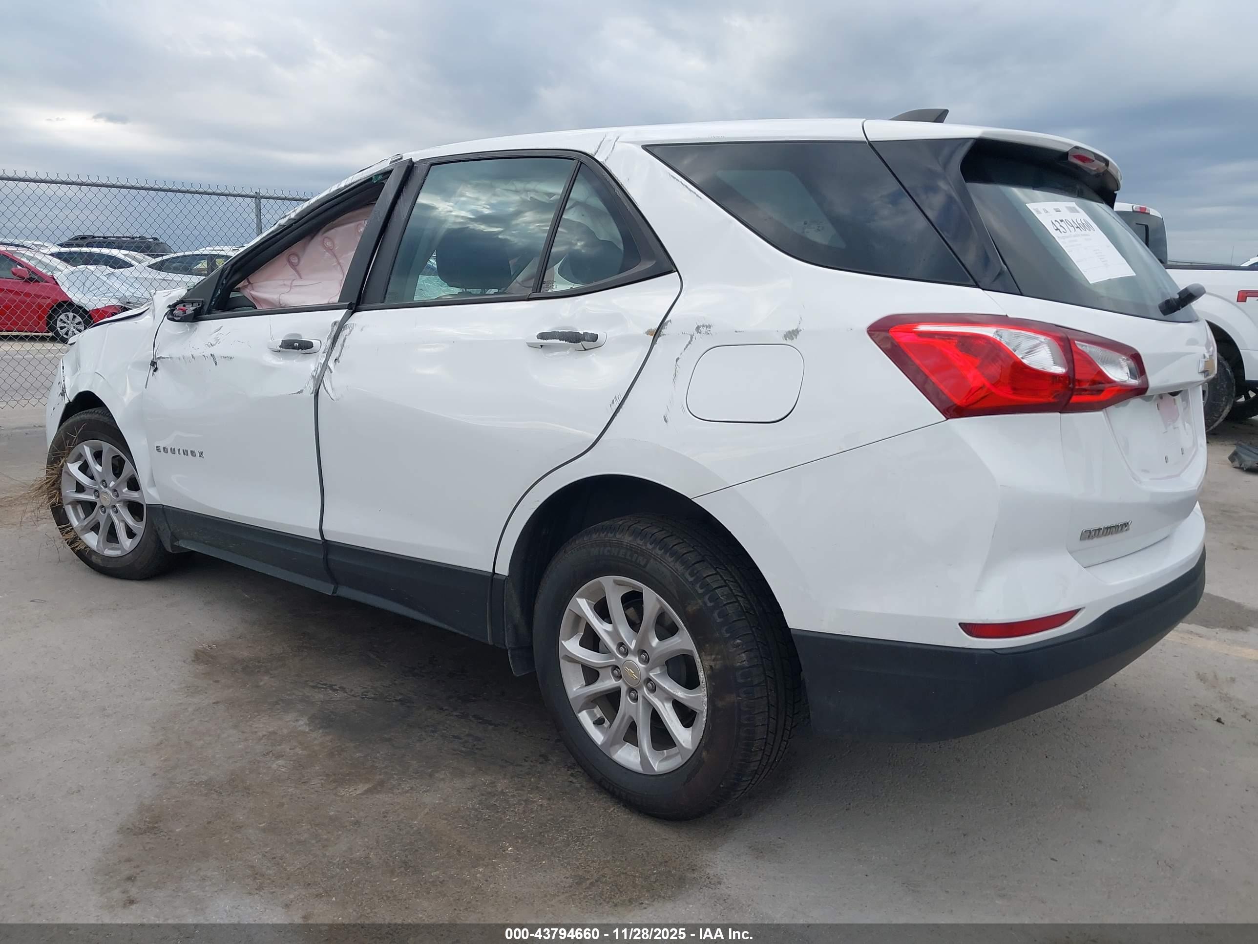 CHEVROLET EQUINOX image 3