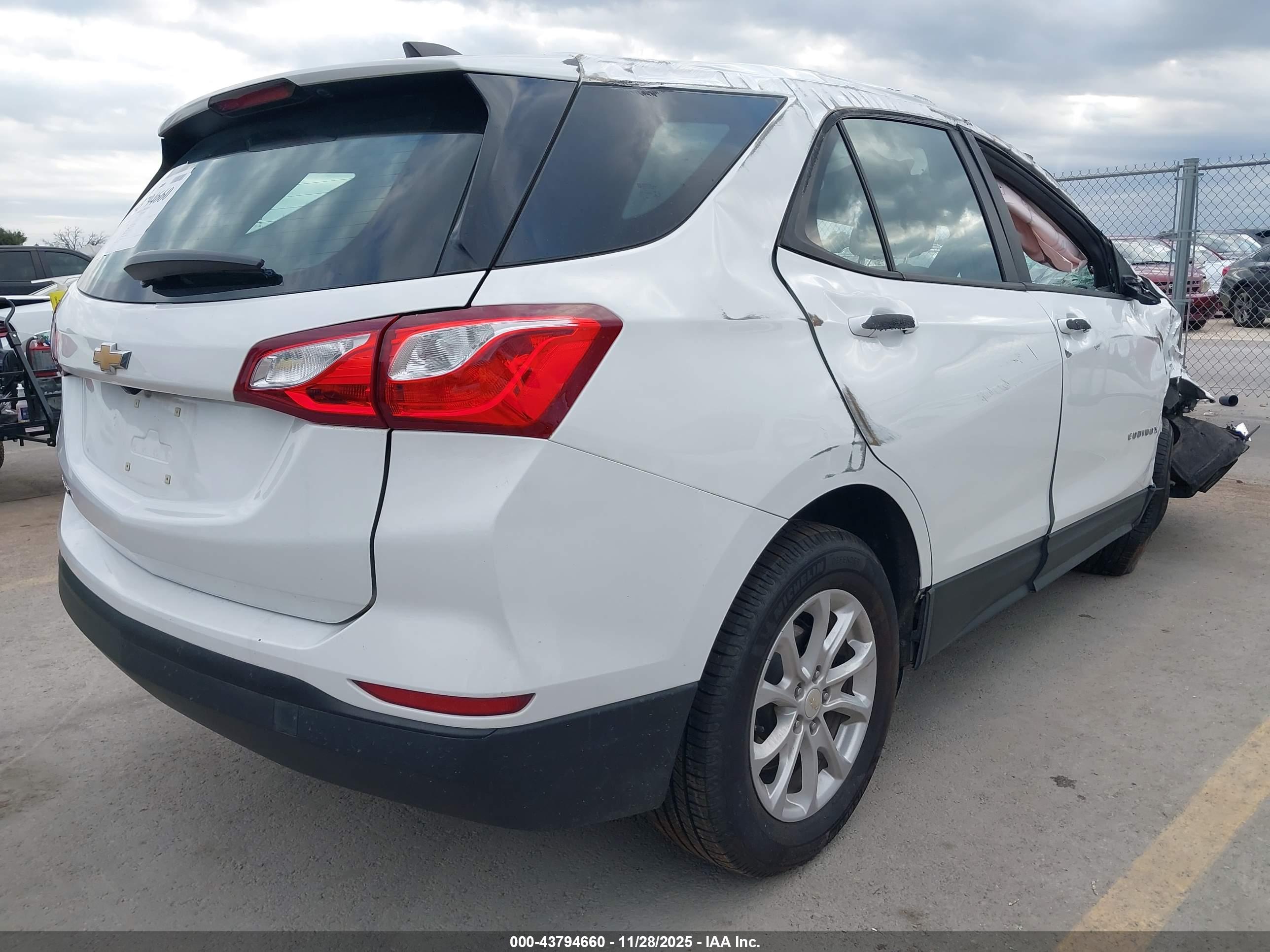 CHEVROLET EQUINOX image 4